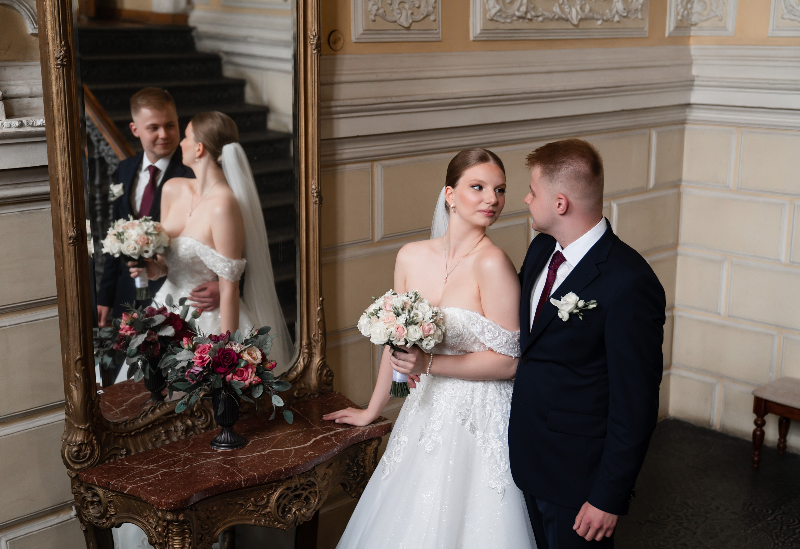 Фотосессия в библиотеке-читальне имени А. С. Пушкина. Свадебный фотограф Вера Климова