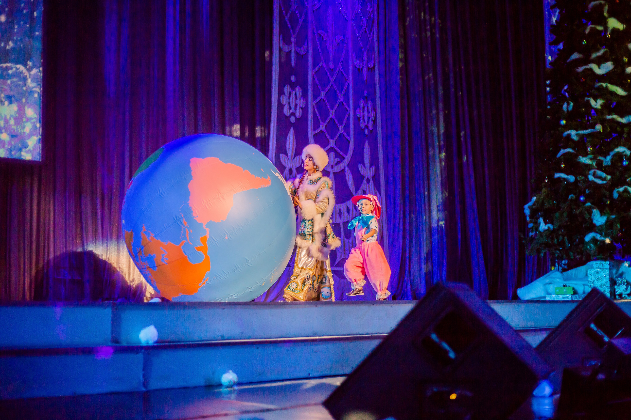 Репортаж — детская елка в БКЗ. Свадебный и семейный фотограф в Санкт-Петербурге Макеева Наталья