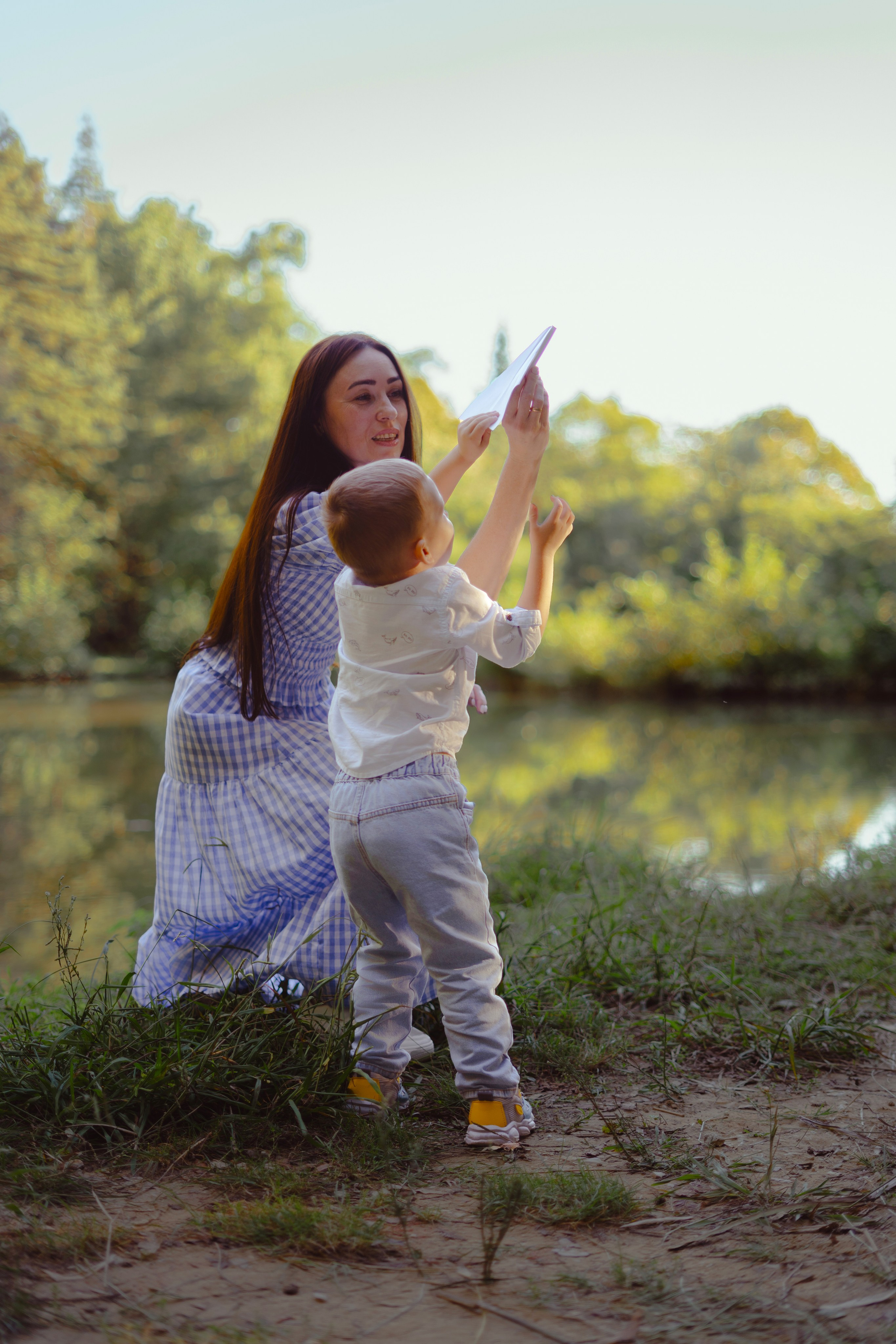 Семейная фотосессия в лесу у озера. Профессиональный Фотограф в Сочи Марина Ситкина