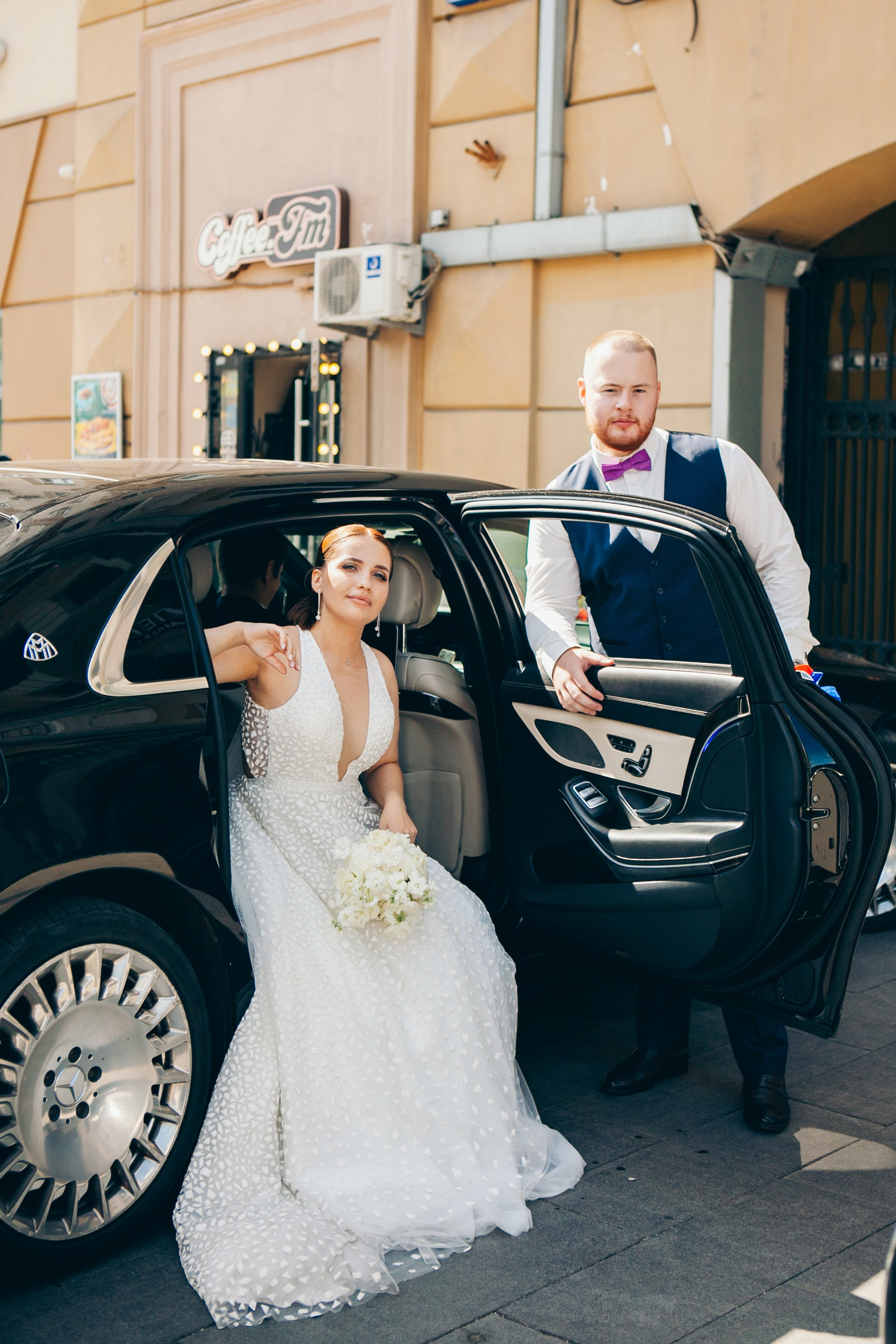 Свадебная фотосессия в отеле hartwell hotel и на патриарших прудах. Фотограф Ольга Ефремова