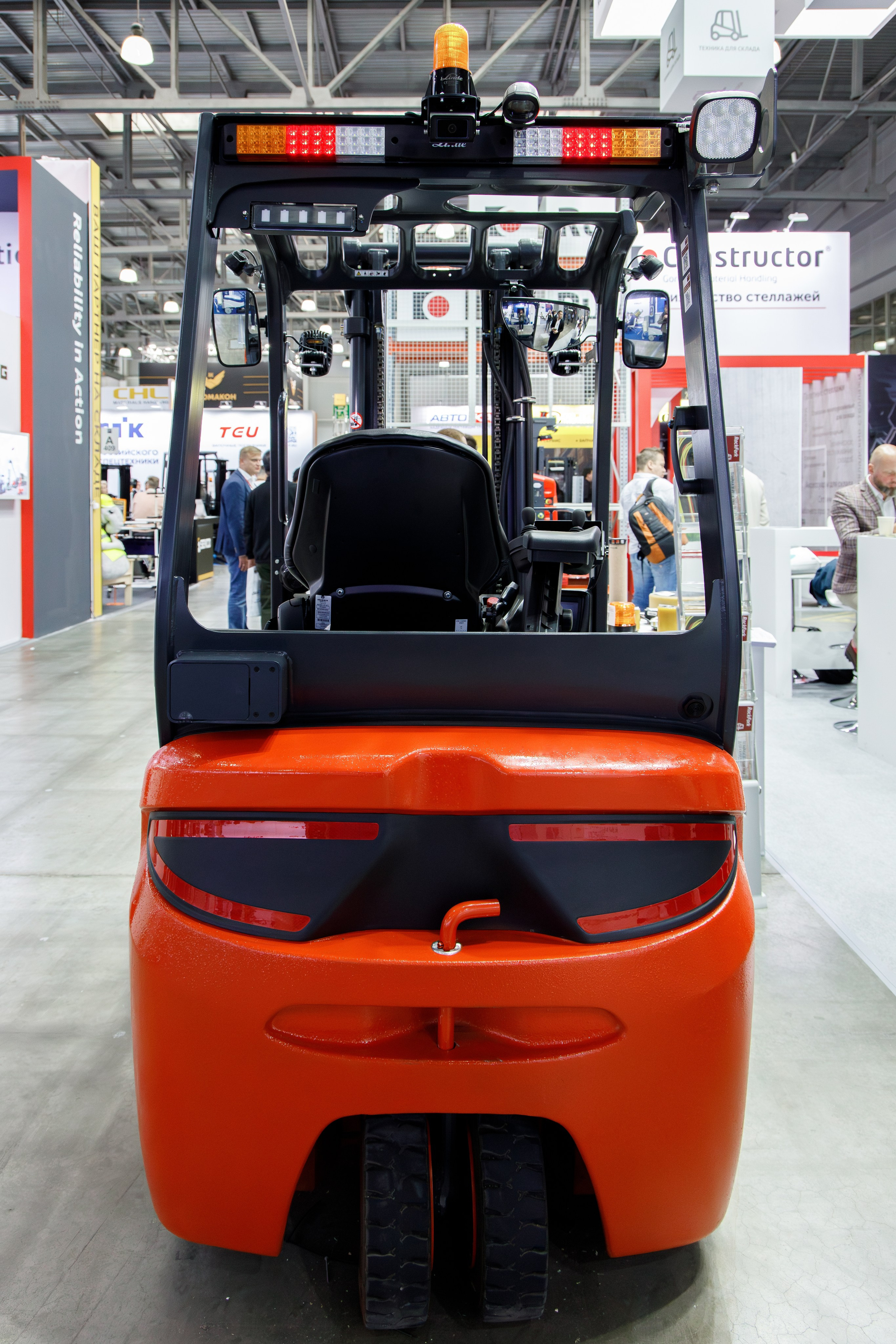 Выставки. Фотограф Неумывакин Кирилл