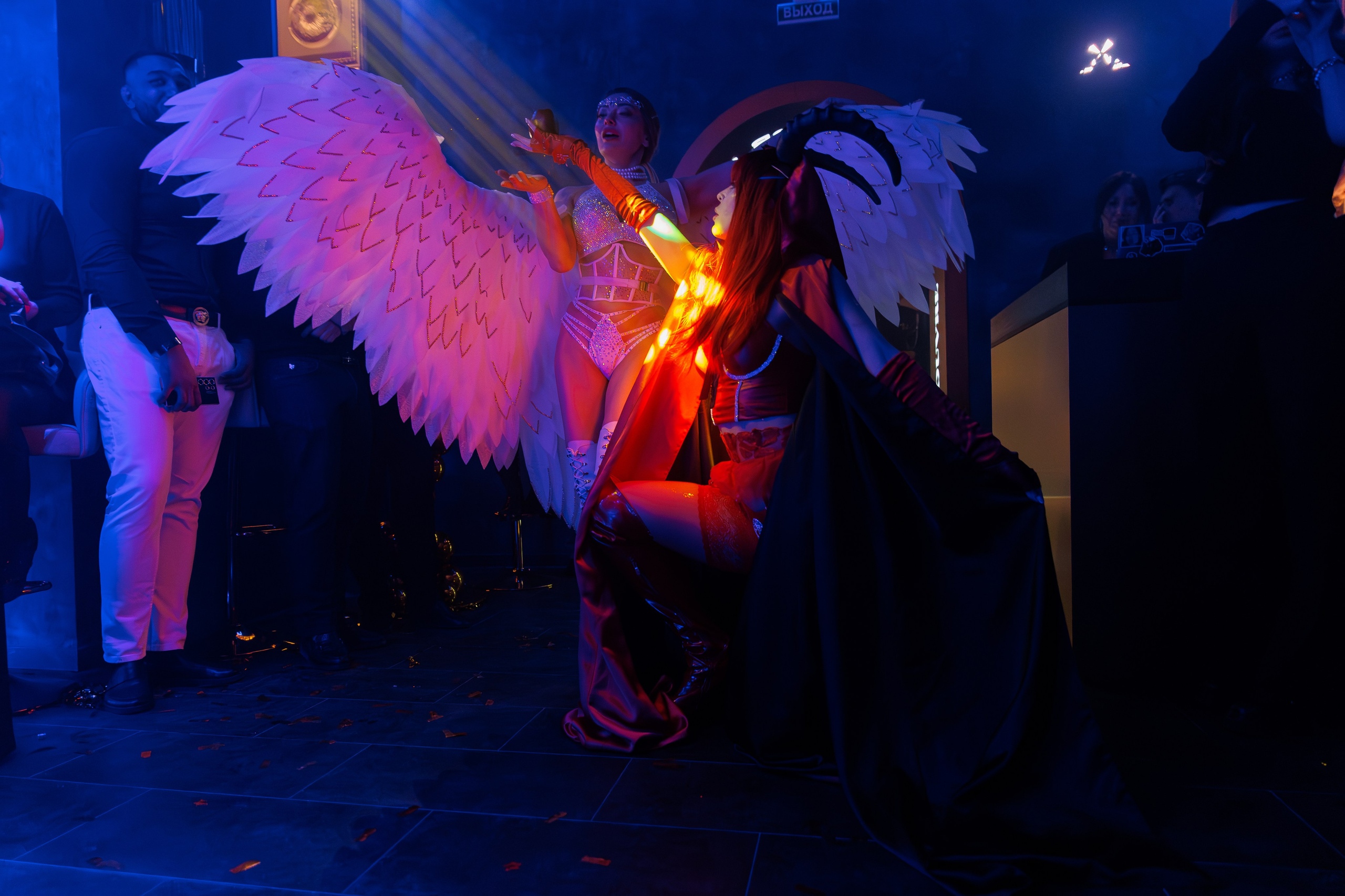 ЛУВР [Открытие Ночного клуба]. СВОИ. ФОТООТЧЕТЫ-СОБЫТИЯ-МЕСТА