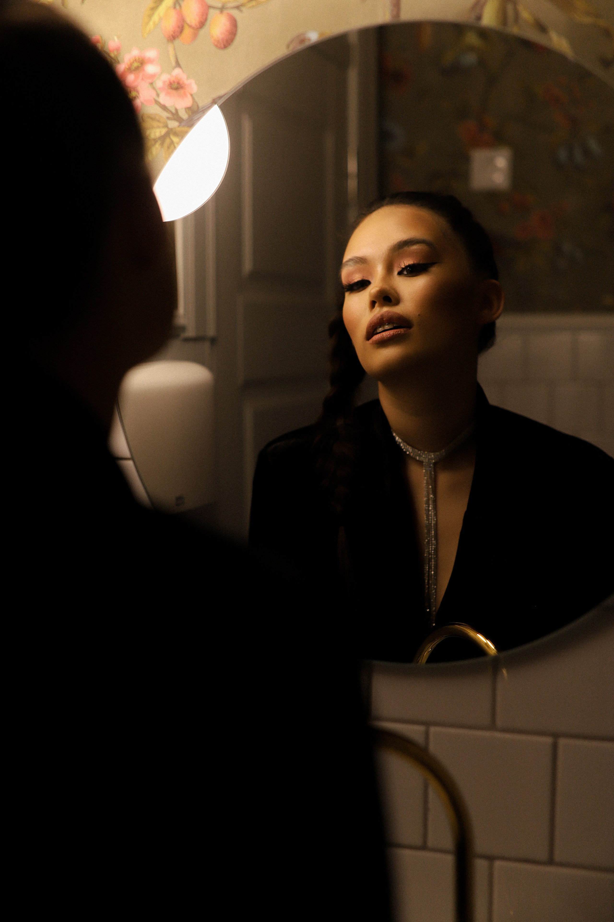 Надя, съемка в кофейне