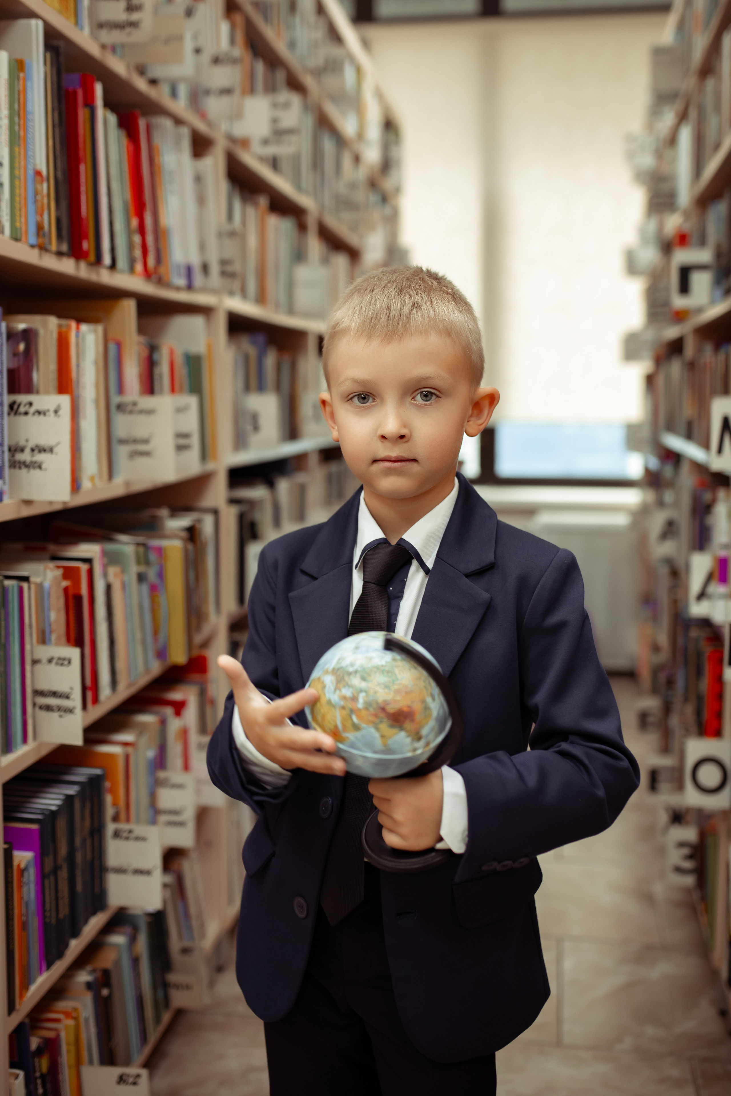 Портретная фотосессия первоклашек в библиотеке. Семейный и детский фотограф в Москве Дорогова Екатерина