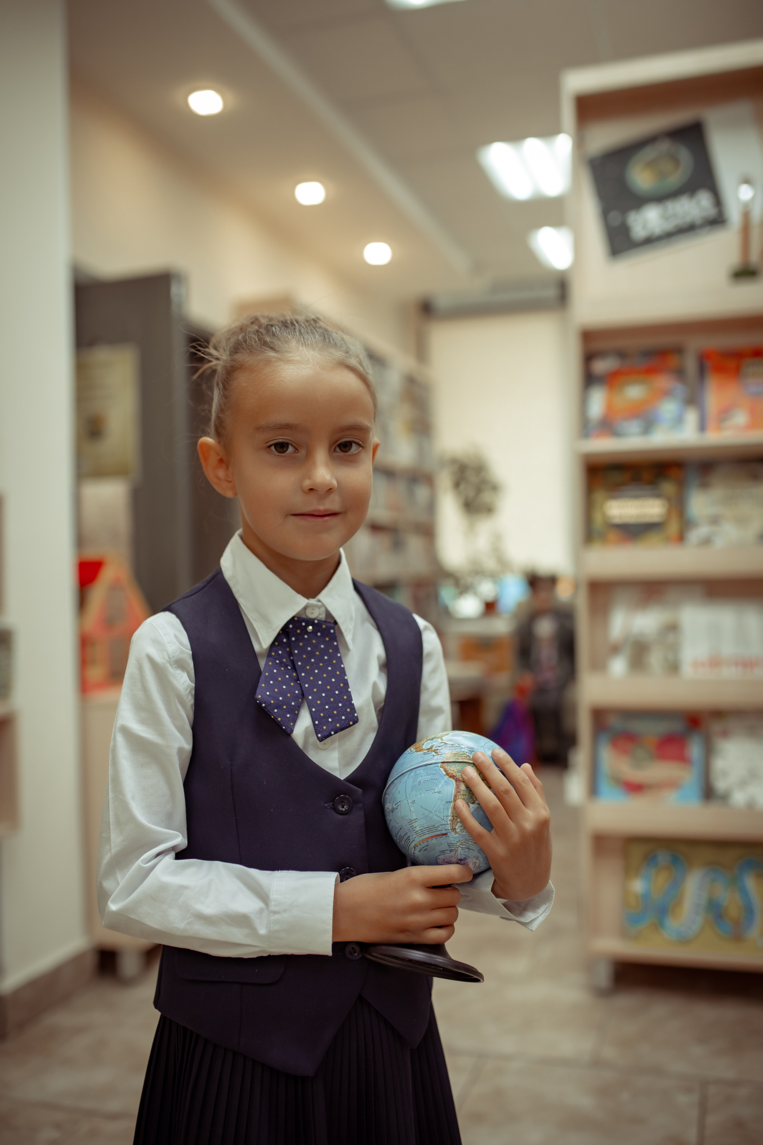 Портретная фотосессия первоклашек в библиотеке. Семейный и детский фотограф в Москве Дорогова Екатерина