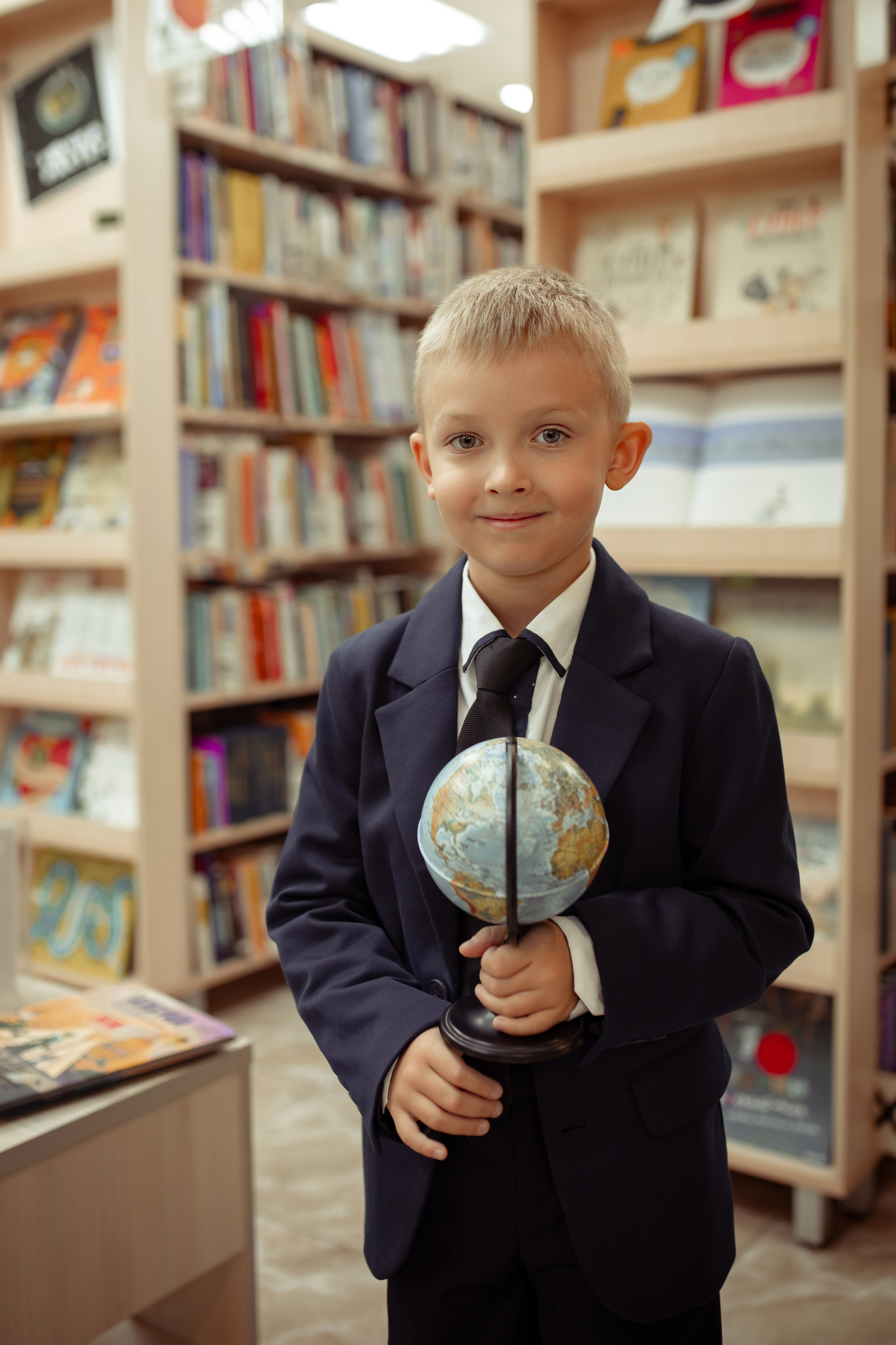 Портретная фотосессия первоклашек в библиотеке. Семейный и детский фотограф в Москве Дорогова Екатерина