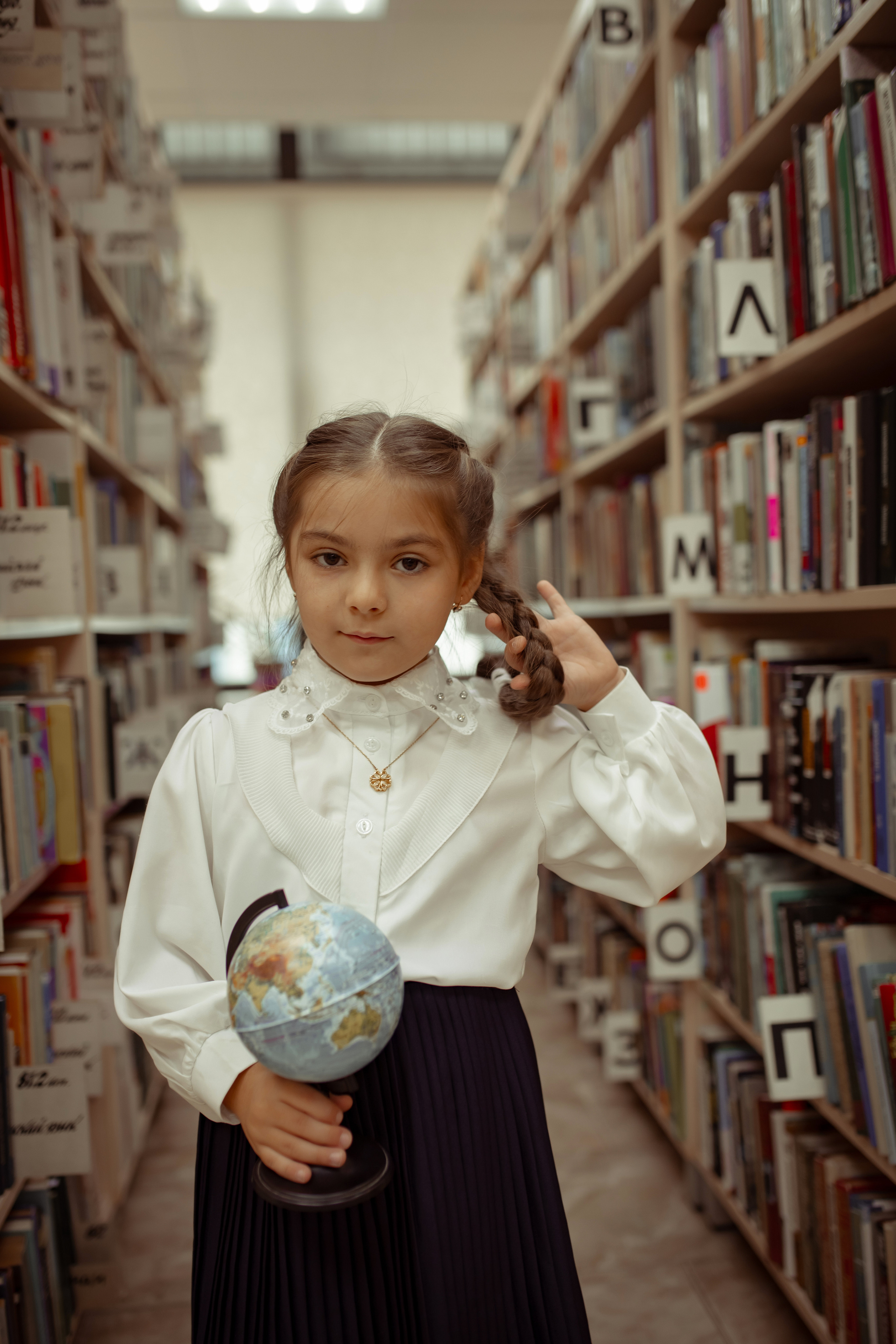Портретная фотосессия первоклашек в библиотеке. Семейный и детский фотограф в Москве Дорогова Екатерина