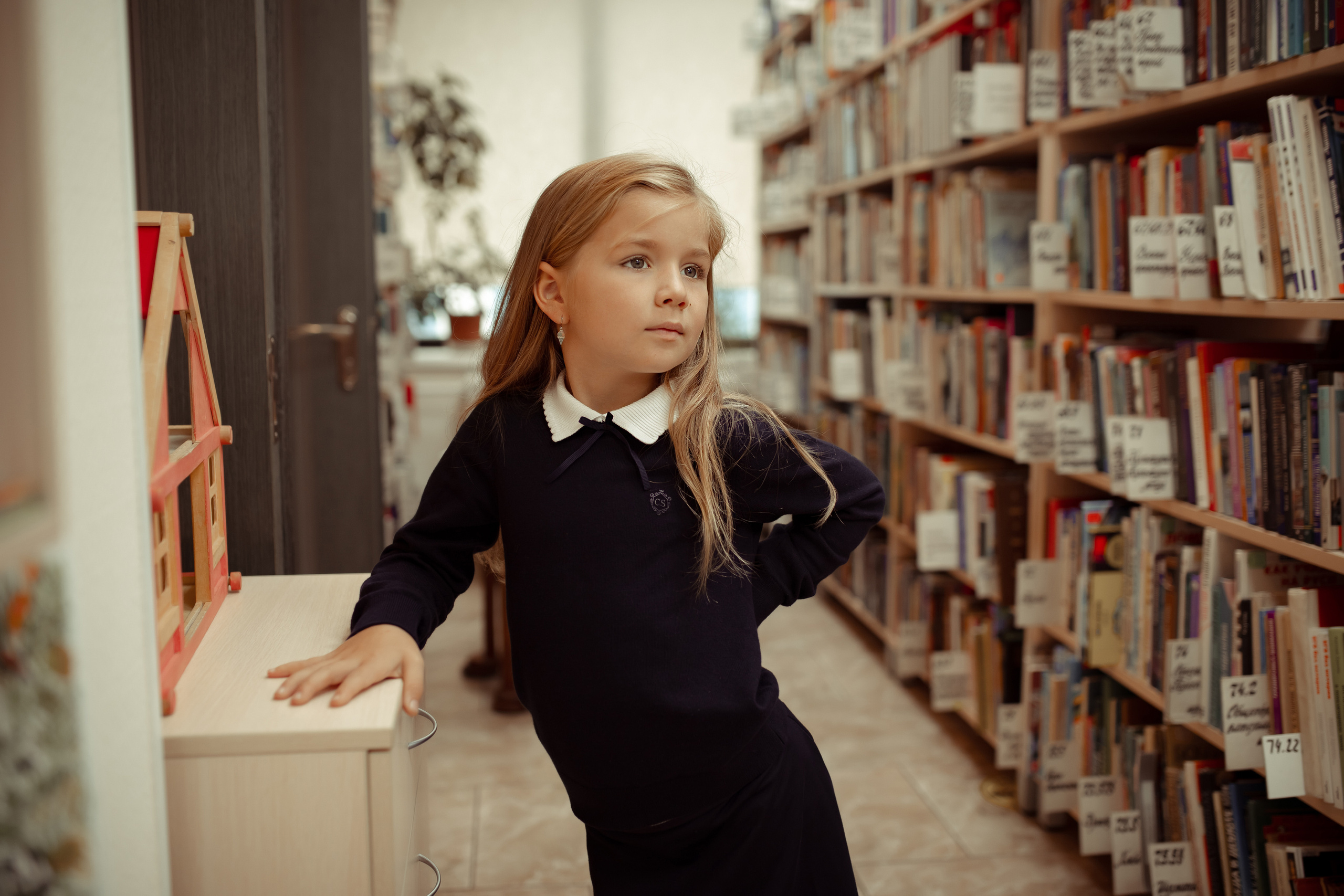 Портретная фотосессия первоклашек в библиотеке. Семейный и детский фотограф в Москве Дорогова Екатерина