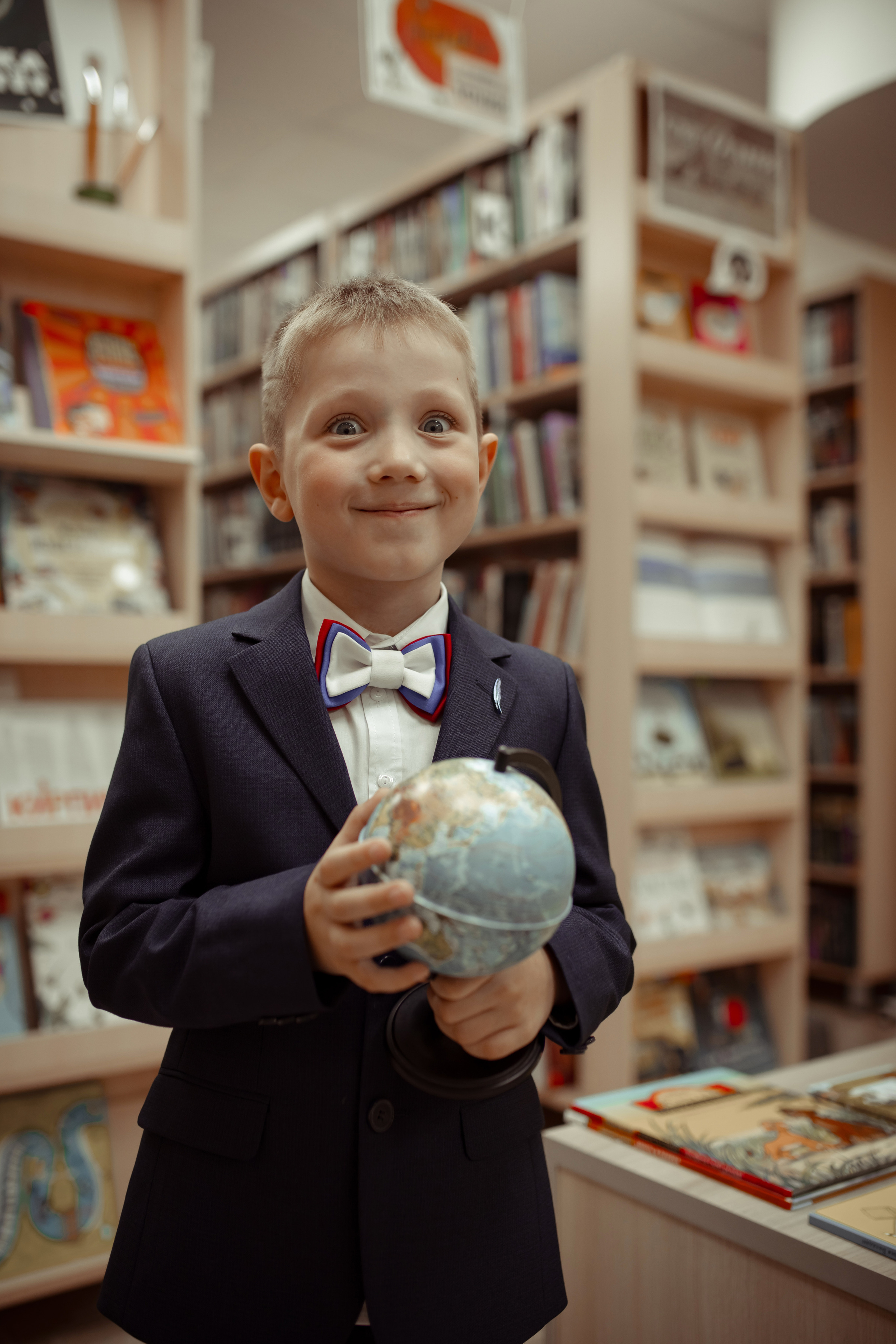 Портретная фотосессия первоклашек в библиотеке. Семейный и детский фотограф в Москве Дорогова Екатерина