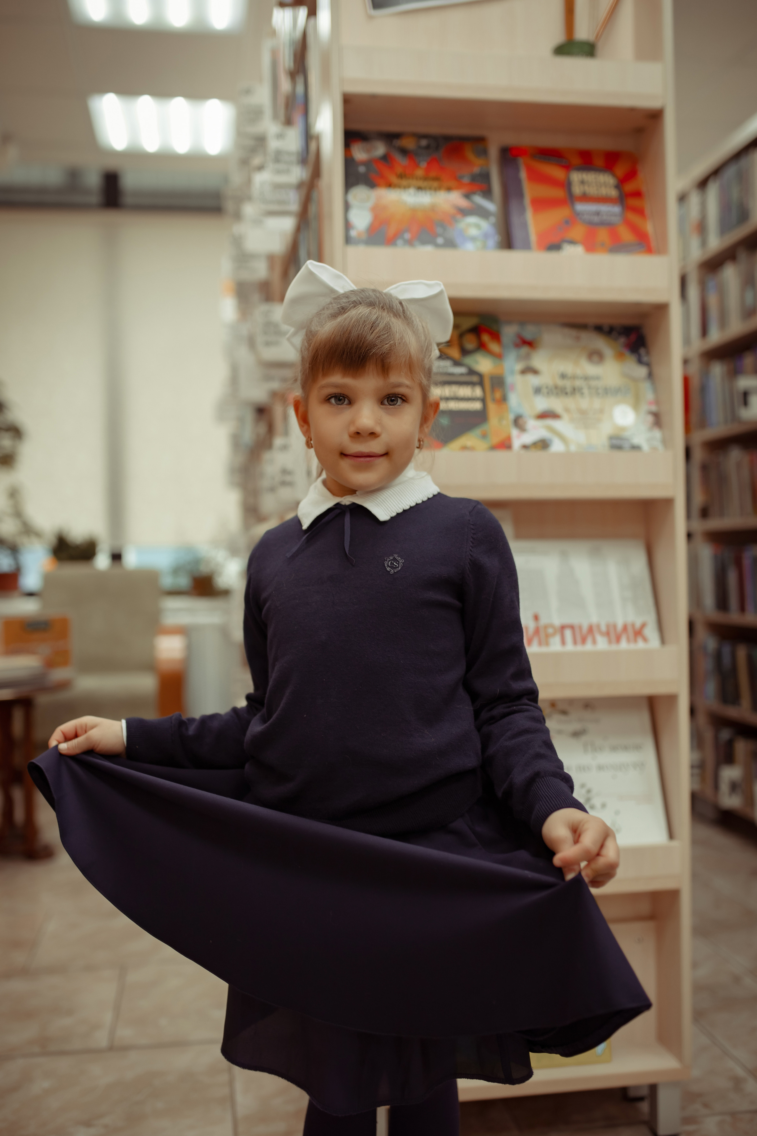 Портретная фотосессия первоклашек в библиотеке. Семейный и детский фотограф в Москве Дорогова Екатерина