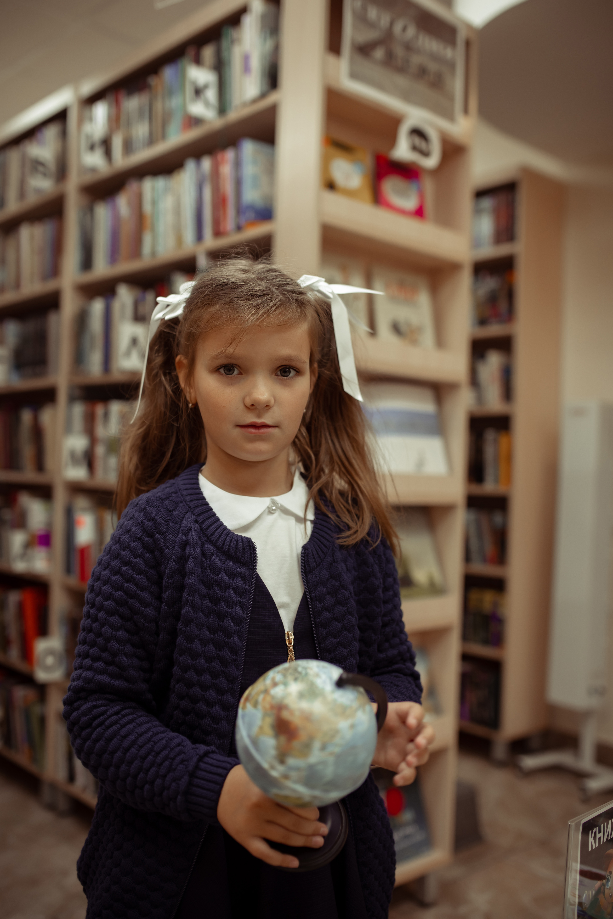 Портретная фотосессия первоклашек в библиотеке. Семейный и детский фотограф в Москве Дорогова Екатерина