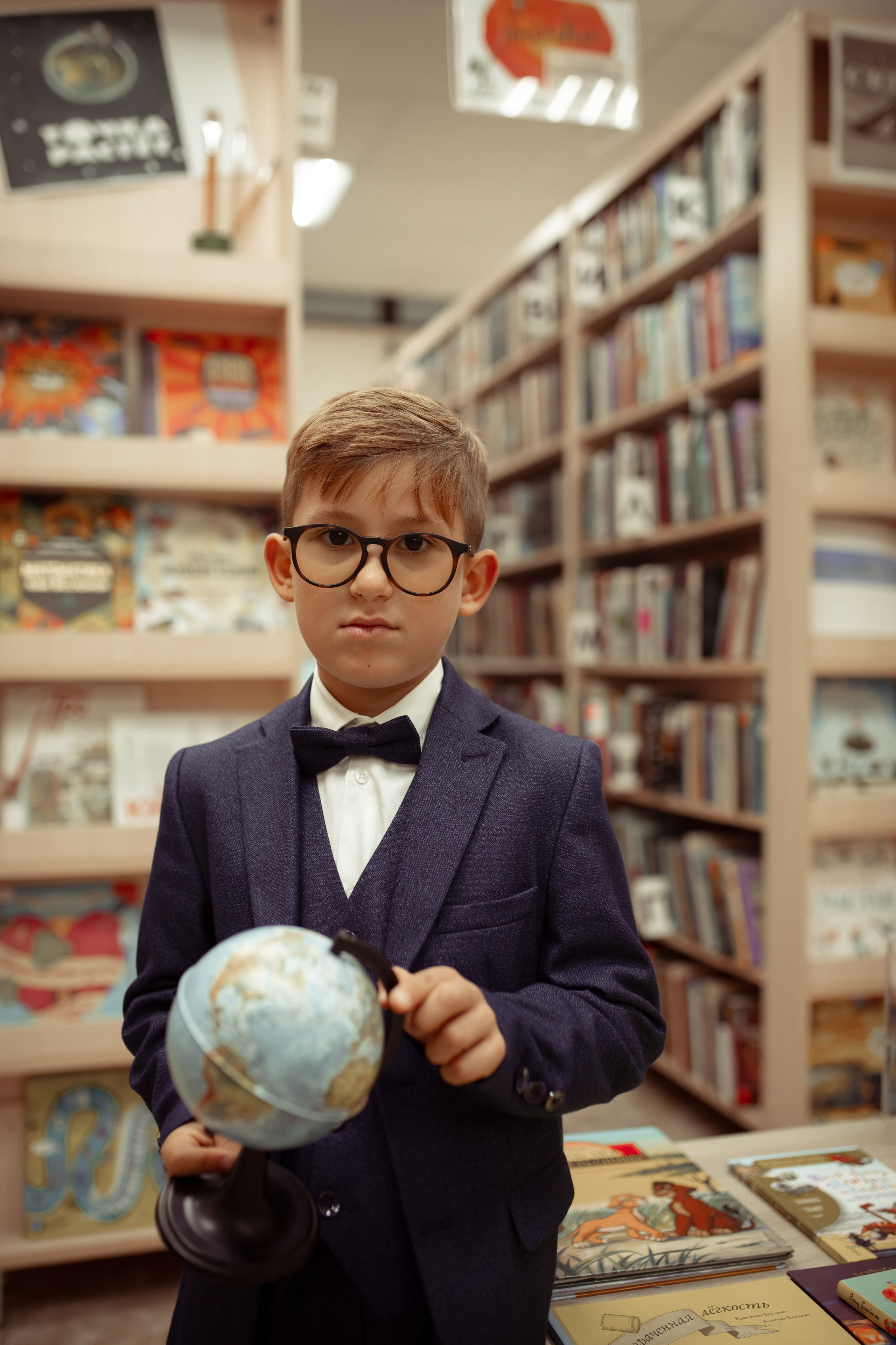 Портретная фотосессия первоклашек в библиотеке. Семейный и детский фотограф в Москве Дорогова Екатерина