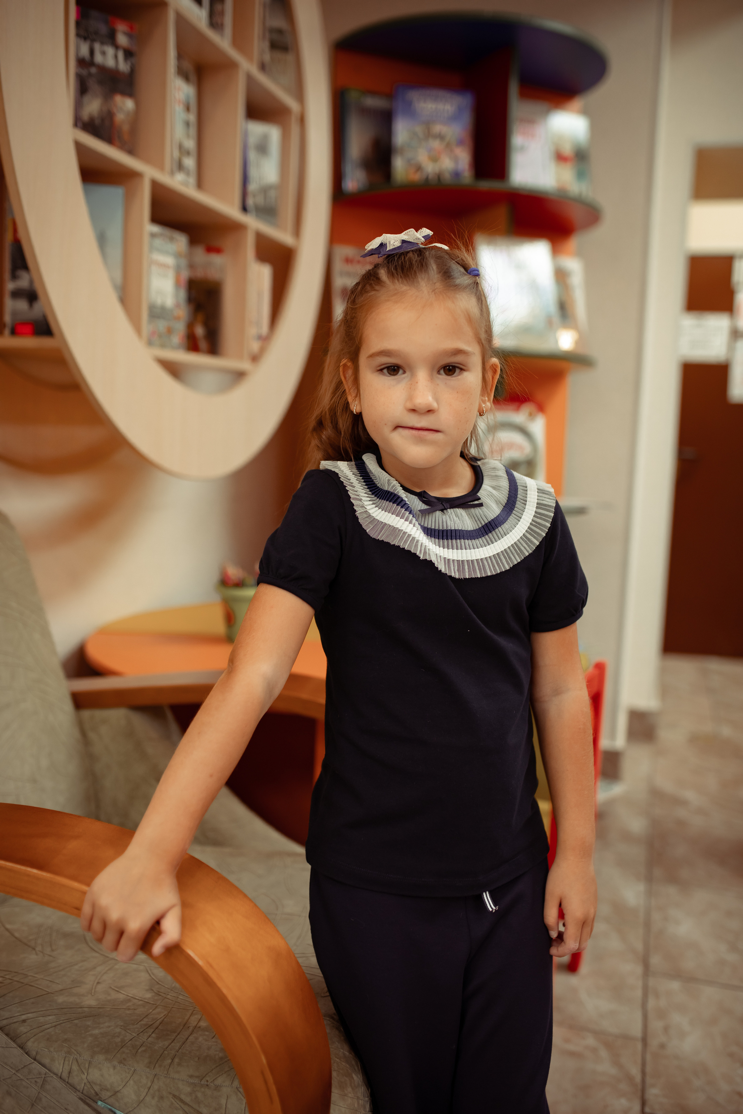 Портретная фотосессия первоклашек в библиотеке. Семейный и детский фотограф в Москве Дорогова Екатерина