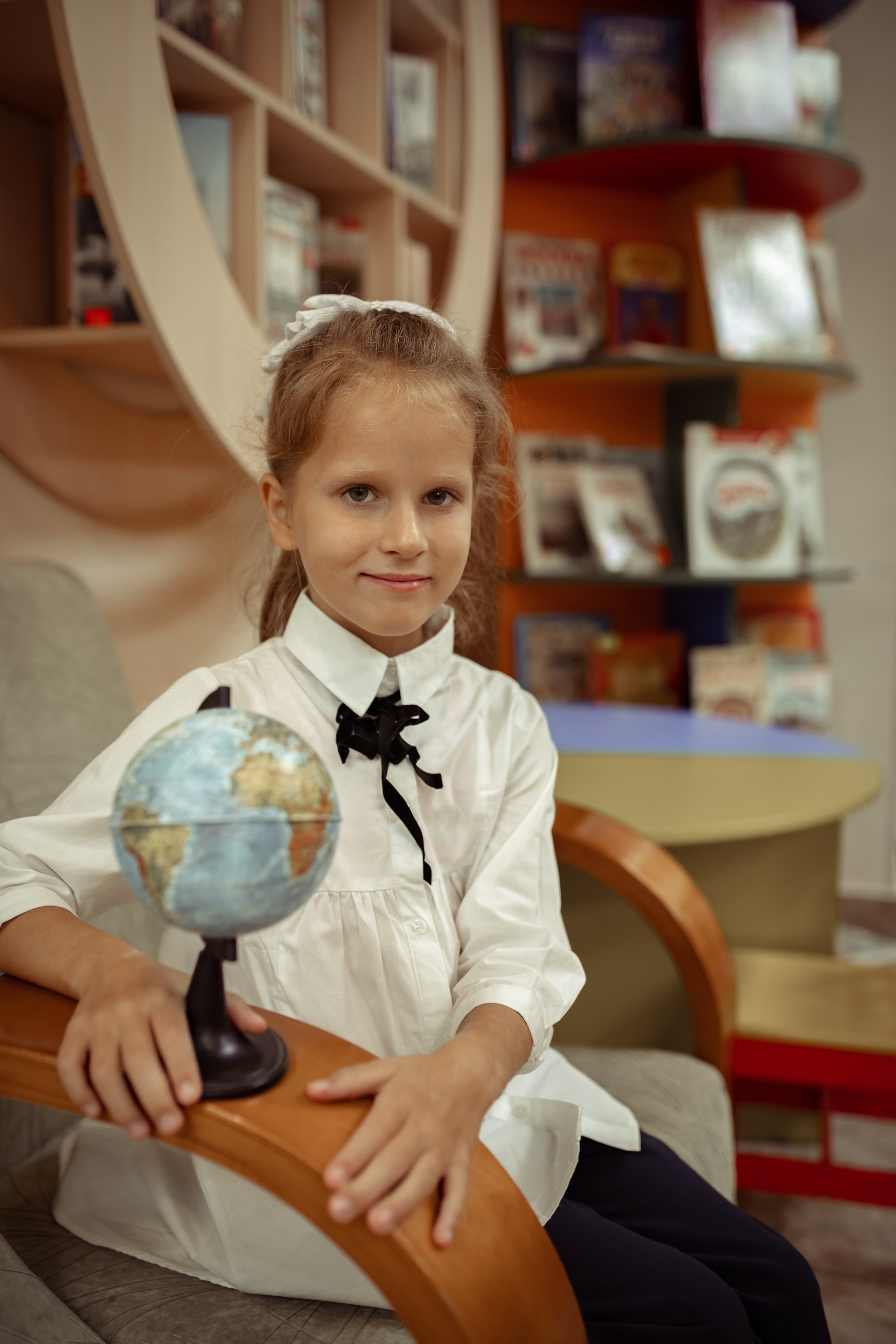 Портретная фотосессия первоклашек в библиотеке. Семейный и детский фотограф в Москве Дорогова Екатерина