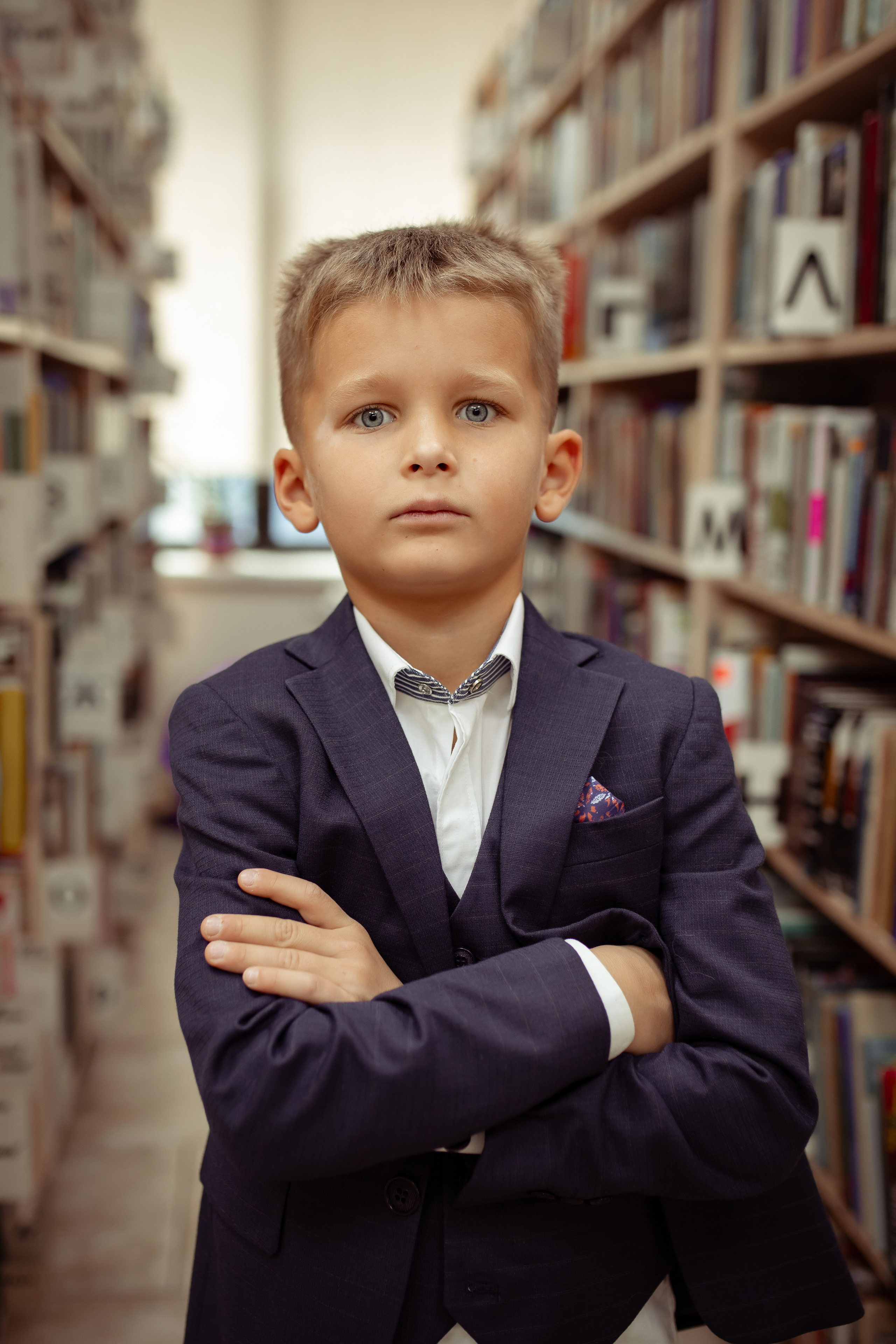 Портретная фотосессия первоклашек в библиотеке. Семейный и детский фотограф в Москве Дорогова Екатерина