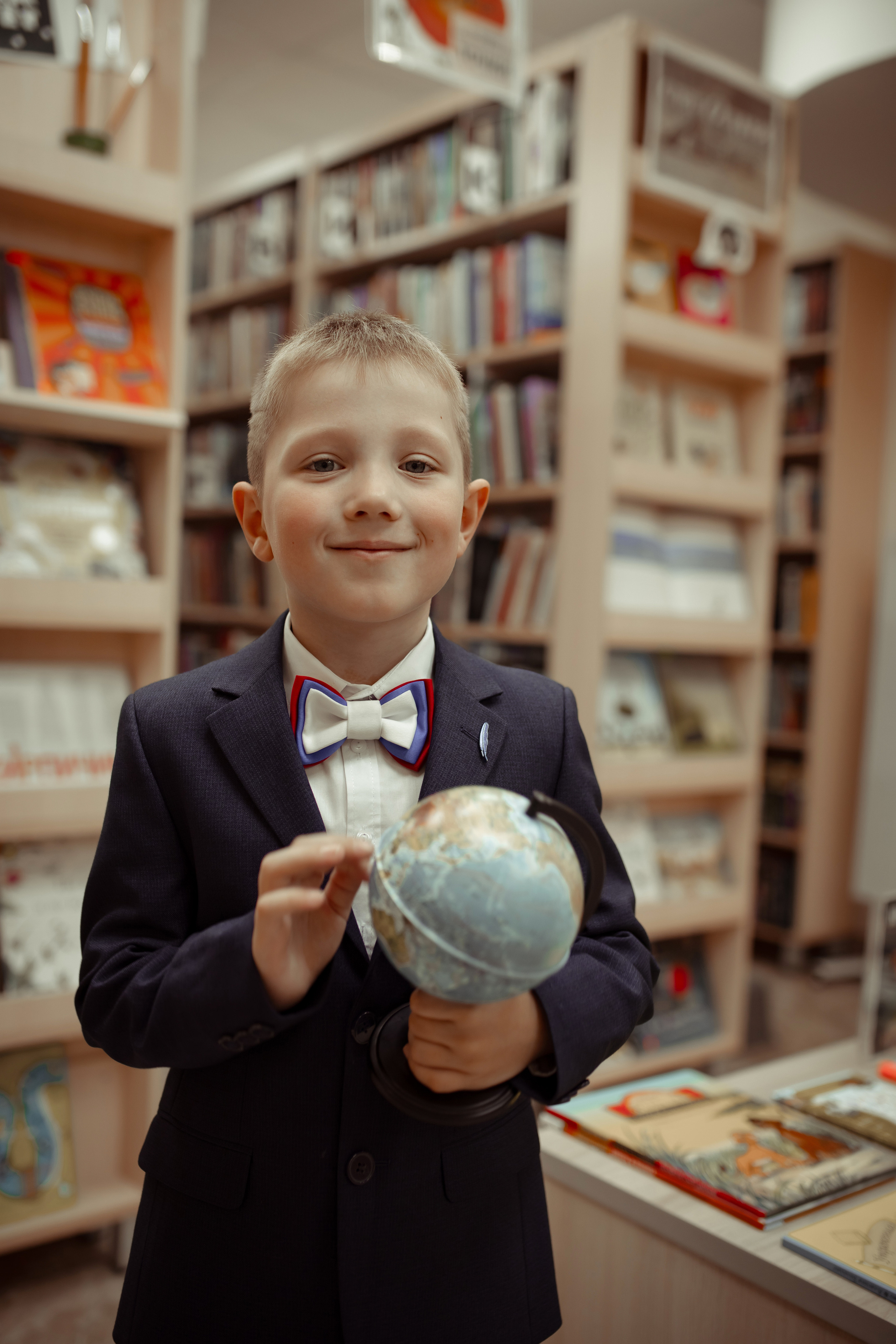 Портретная фотосессия первоклашек в библиотеке. Семейный и детский фотограф в Москве Дорогова Екатерина