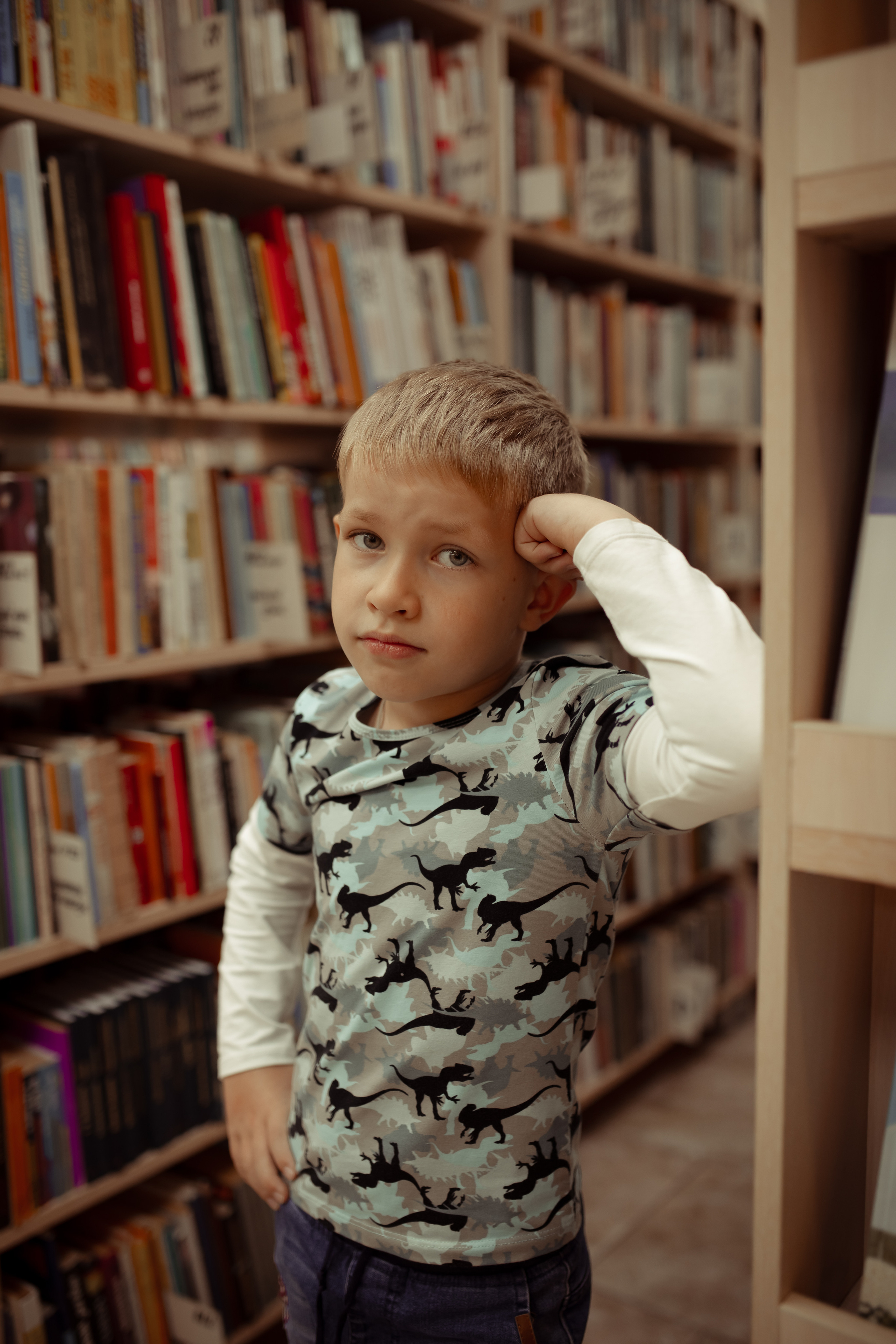 Портретная фотосессия первоклашек в библиотеке. Семейный и детский фотограф в Москве Дорогова Екатерина