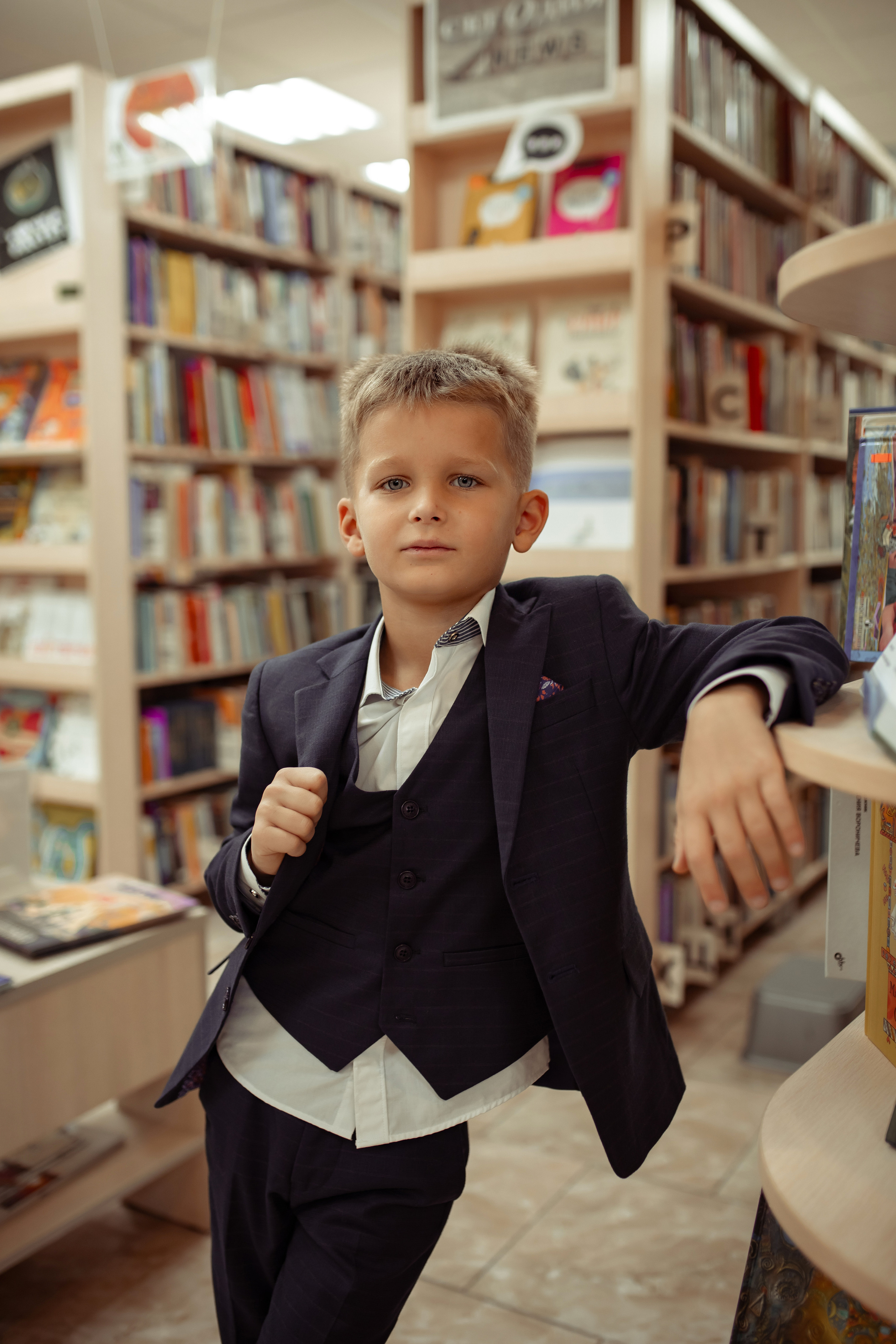 Портретная фотосессия первоклашек в библиотеке. Семейный и детский фотограф в Москве Дорогова Екатерина