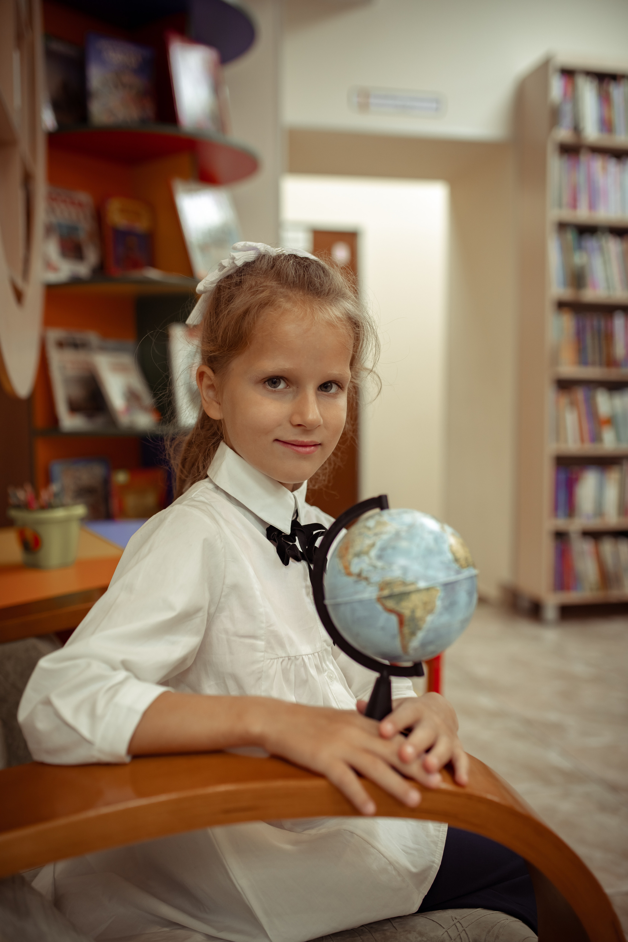 Портретная фотосессия первоклашек в библиотеке. Семейный и детский фотограф в Москве Дорогова Екатерина