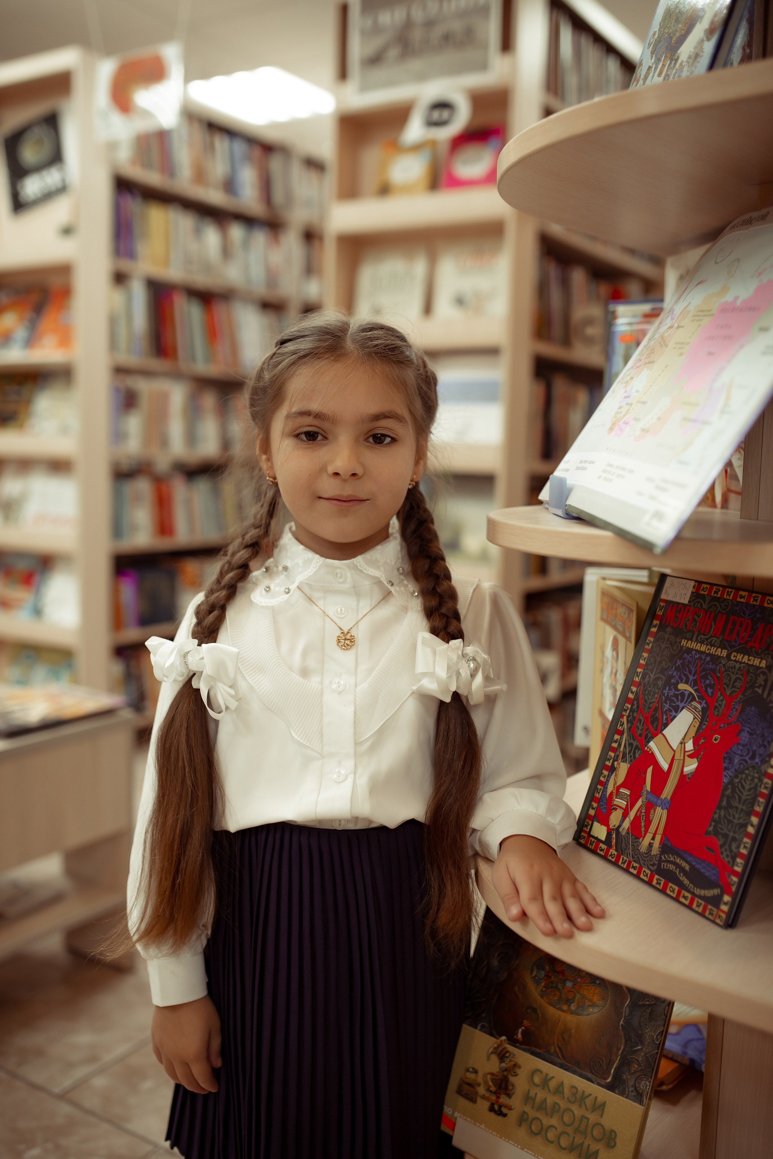 Портретная фотосессия первоклашек в библиотеке. Семейный и детский фотограф в Москве Дорогова Екатерина