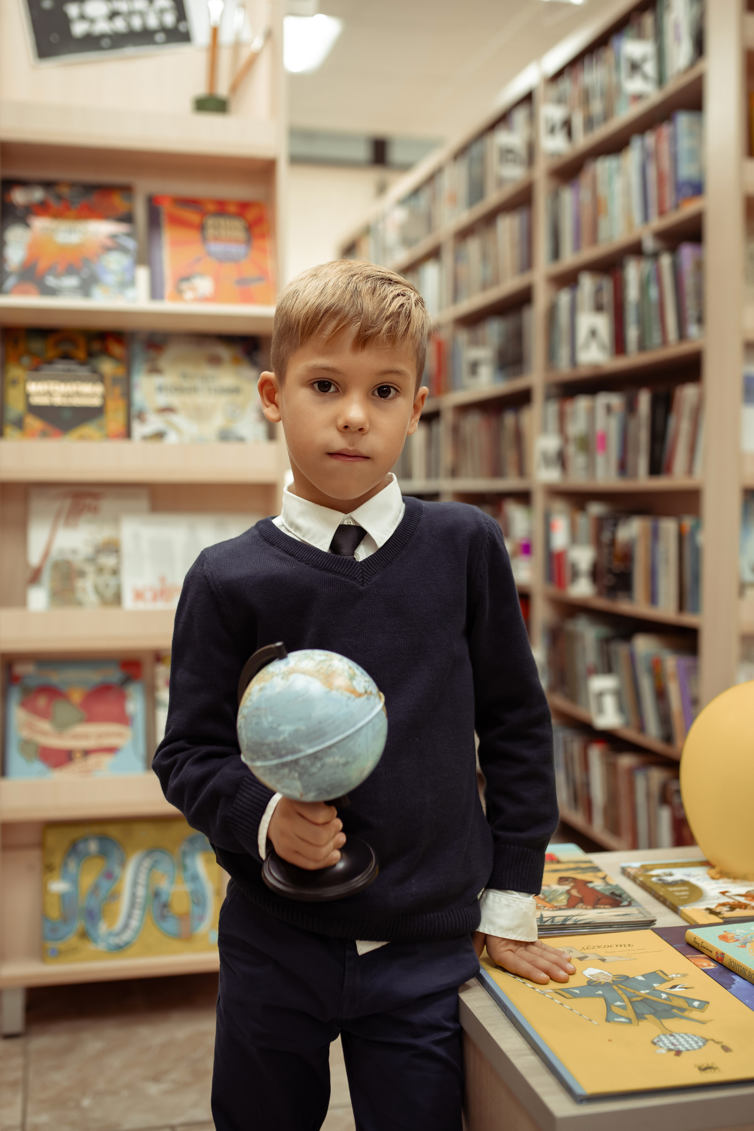 Портретная фотосессия первоклашек в библиотеке. Семейный и детский фотограф в Москве Дорогова Екатерина