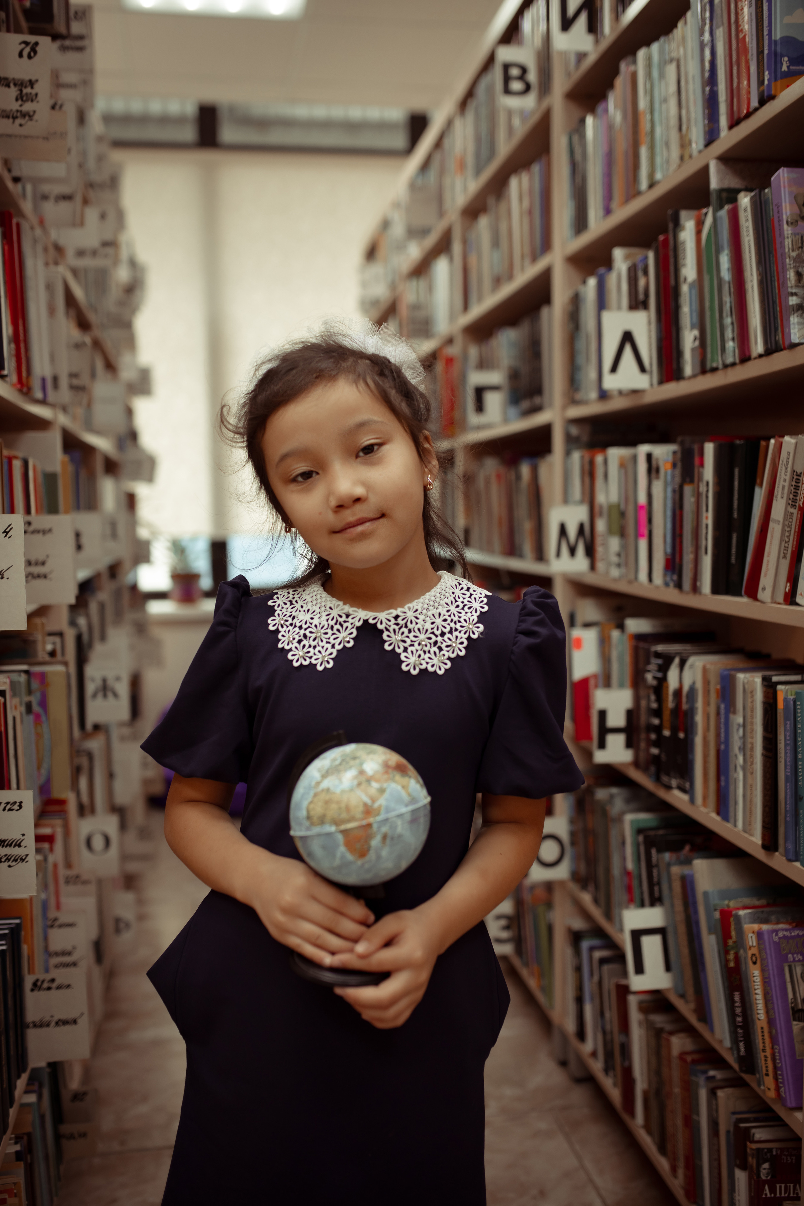Портретная фотосессия первоклашек в библиотеке. Семейный и детский фотограф в Москве Дорогова Екатерина