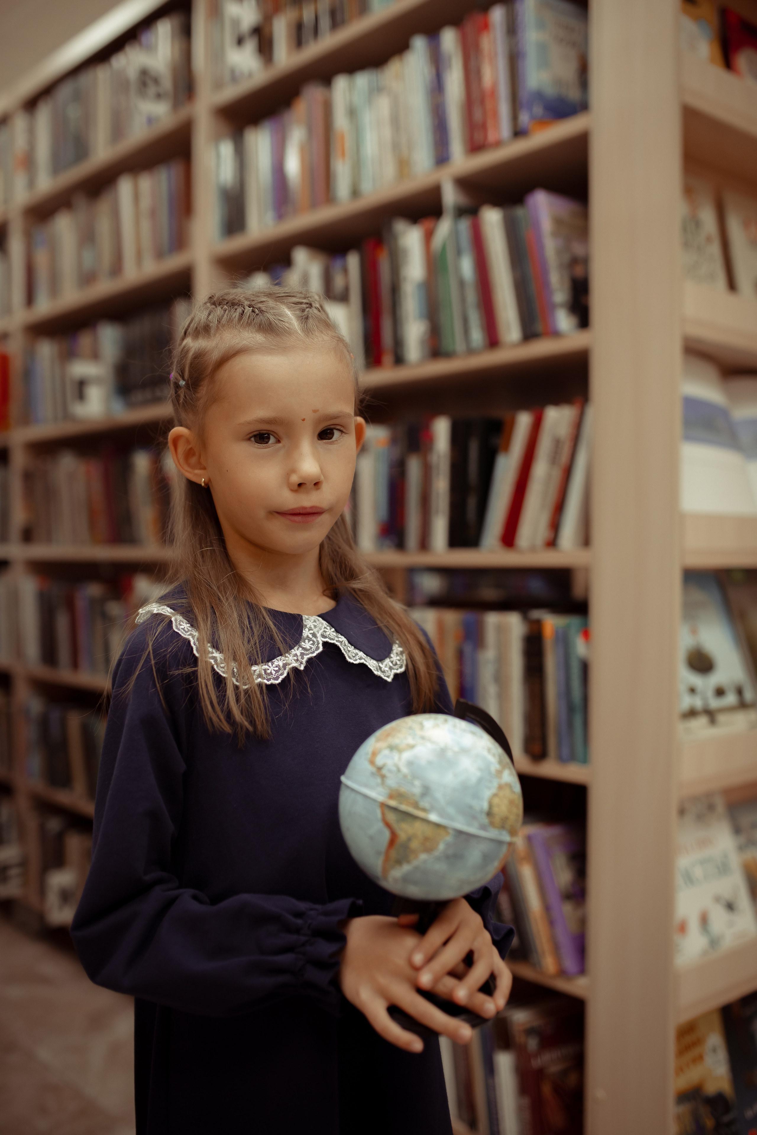 Портретная фотосессия первоклашек в библиотеке. Семейный и детский фотограф в Москве Дорогова Екатерина