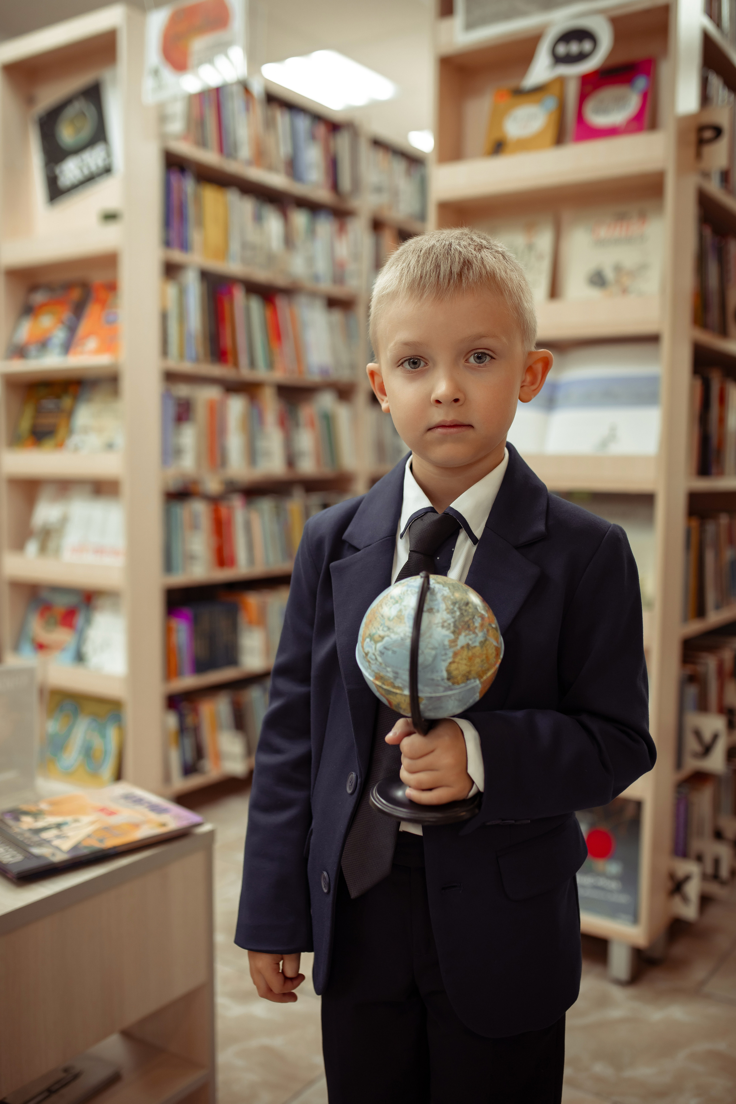 Портретная фотосессия первоклашек в библиотеке. Семейный и детский фотограф в Москве Дорогова Екатерина