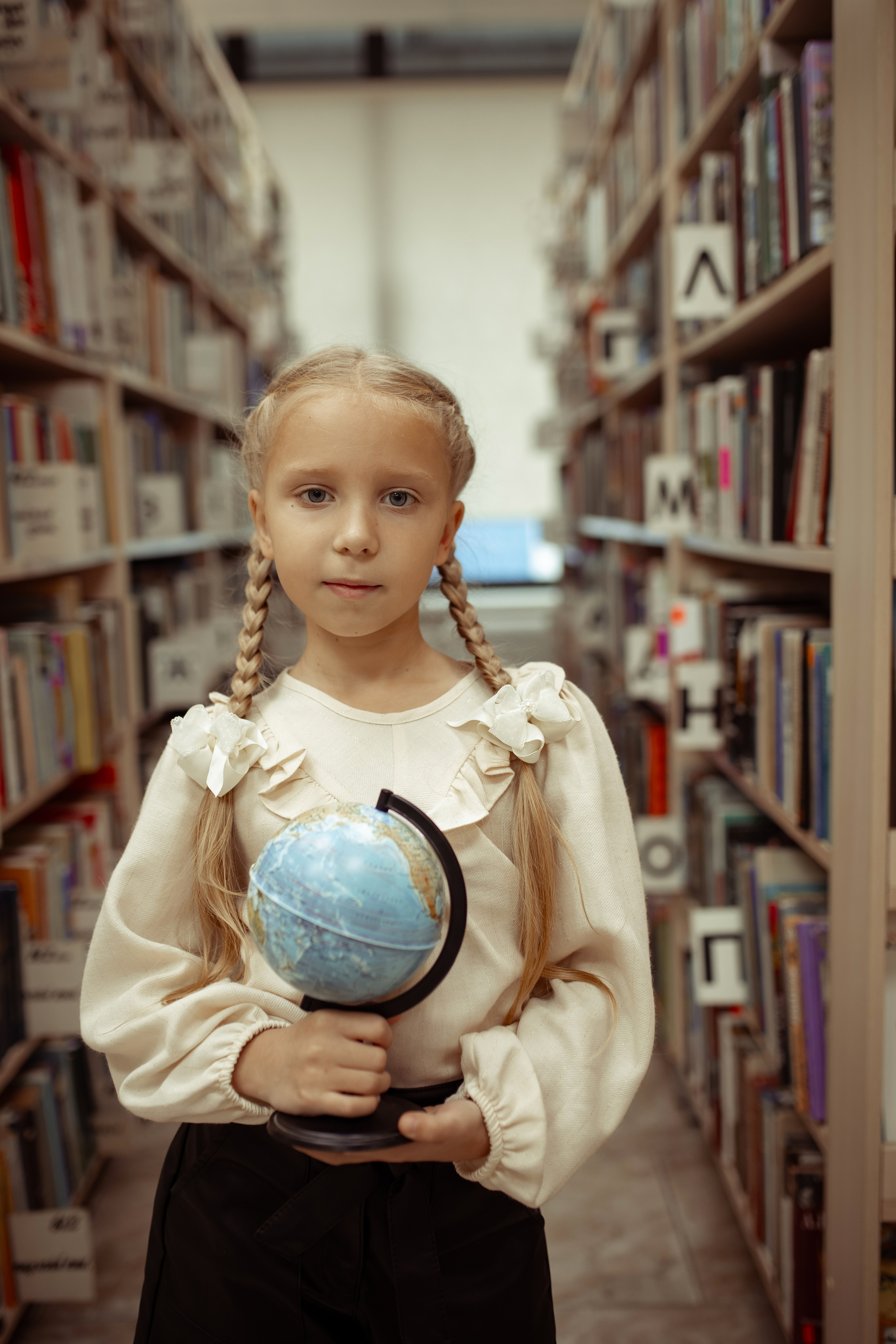 Портретная фотосессия первоклашек в библиотеке. Семейный и детский фотограф в Москве Дорогова Екатерина