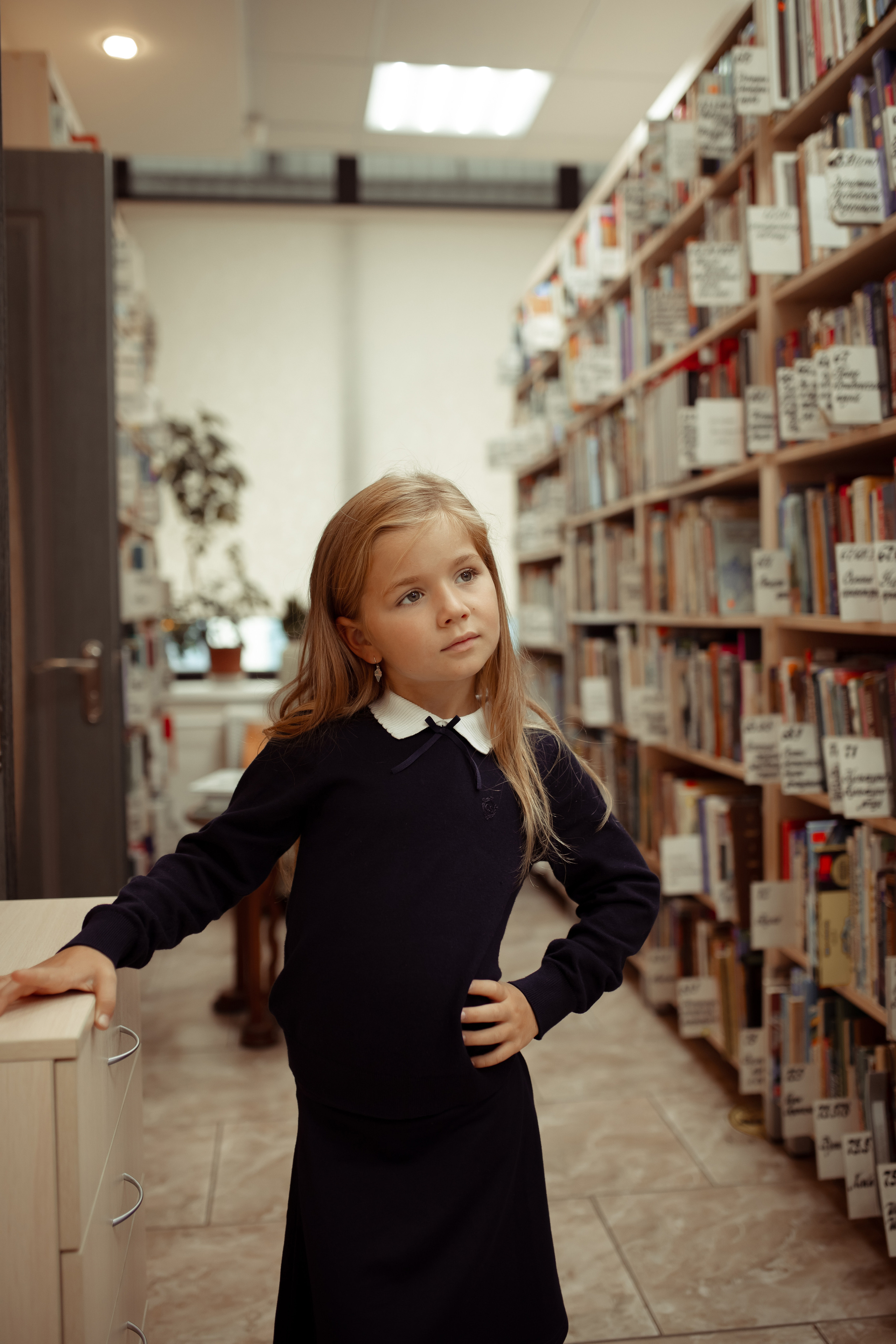 Портретная фотосессия первоклашек в библиотеке. Семейный и детский фотограф в Москве Дорогова Екатерина