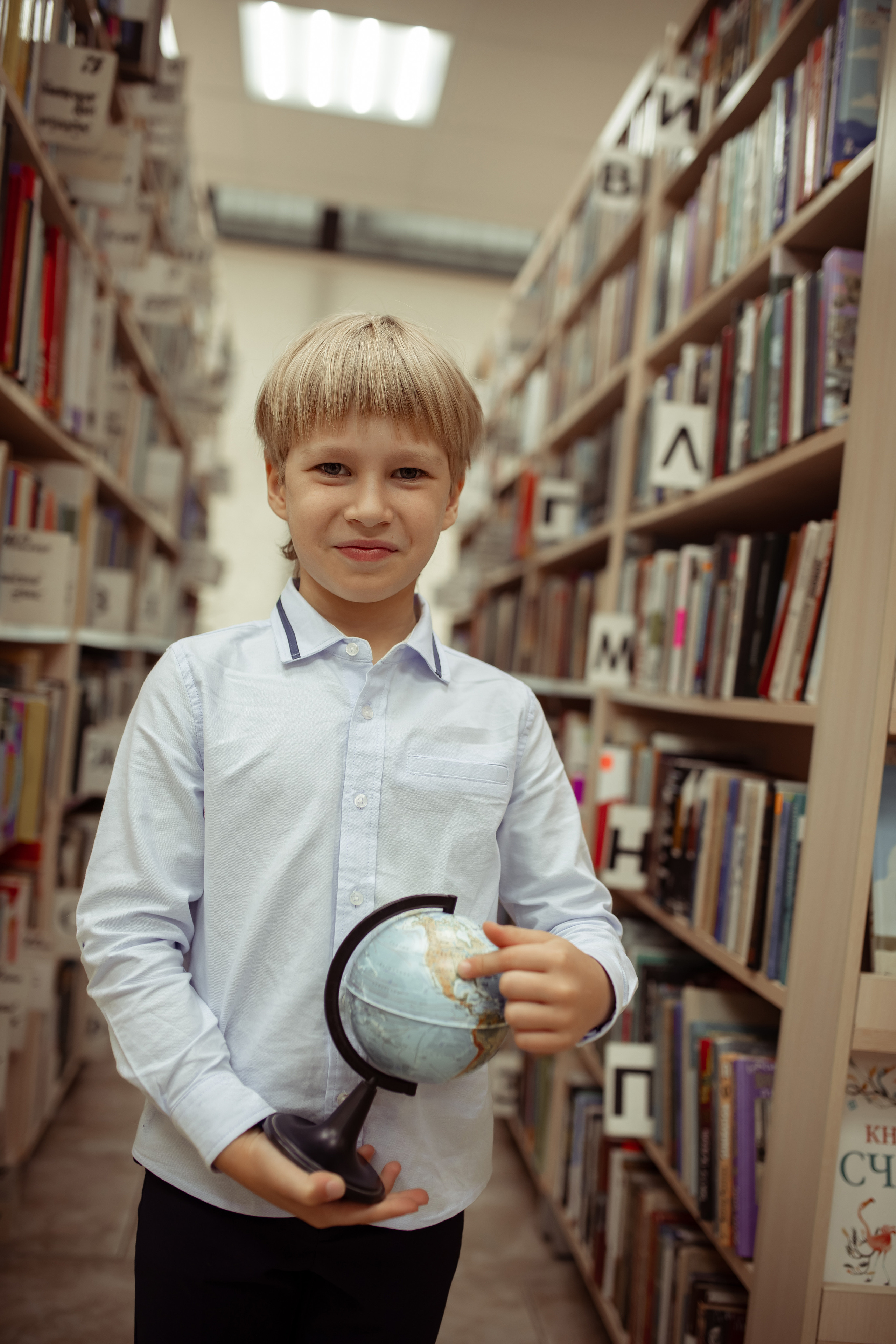Портретная фотосессия первоклашек в библиотеке. Семейный и детский фотограф в Москве Дорогова Екатерина