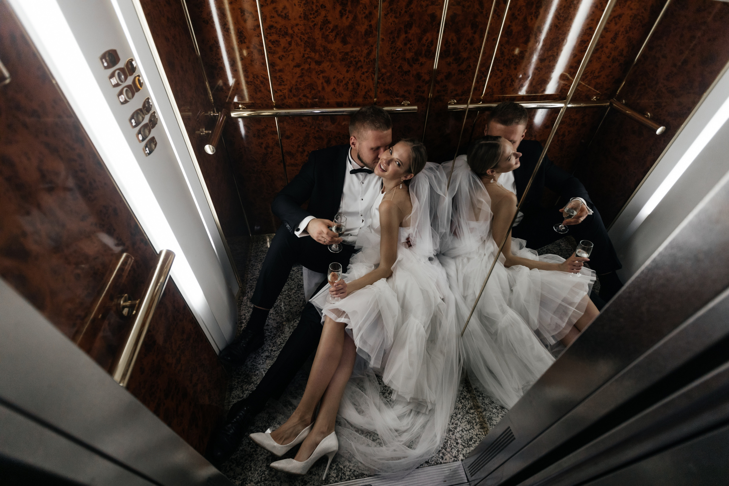 Стильная свадьба Виктора и Виктории в отеле Riviera Sunrise. Свадебный фотограф в Крыму и Севастополе — Белов Виталий