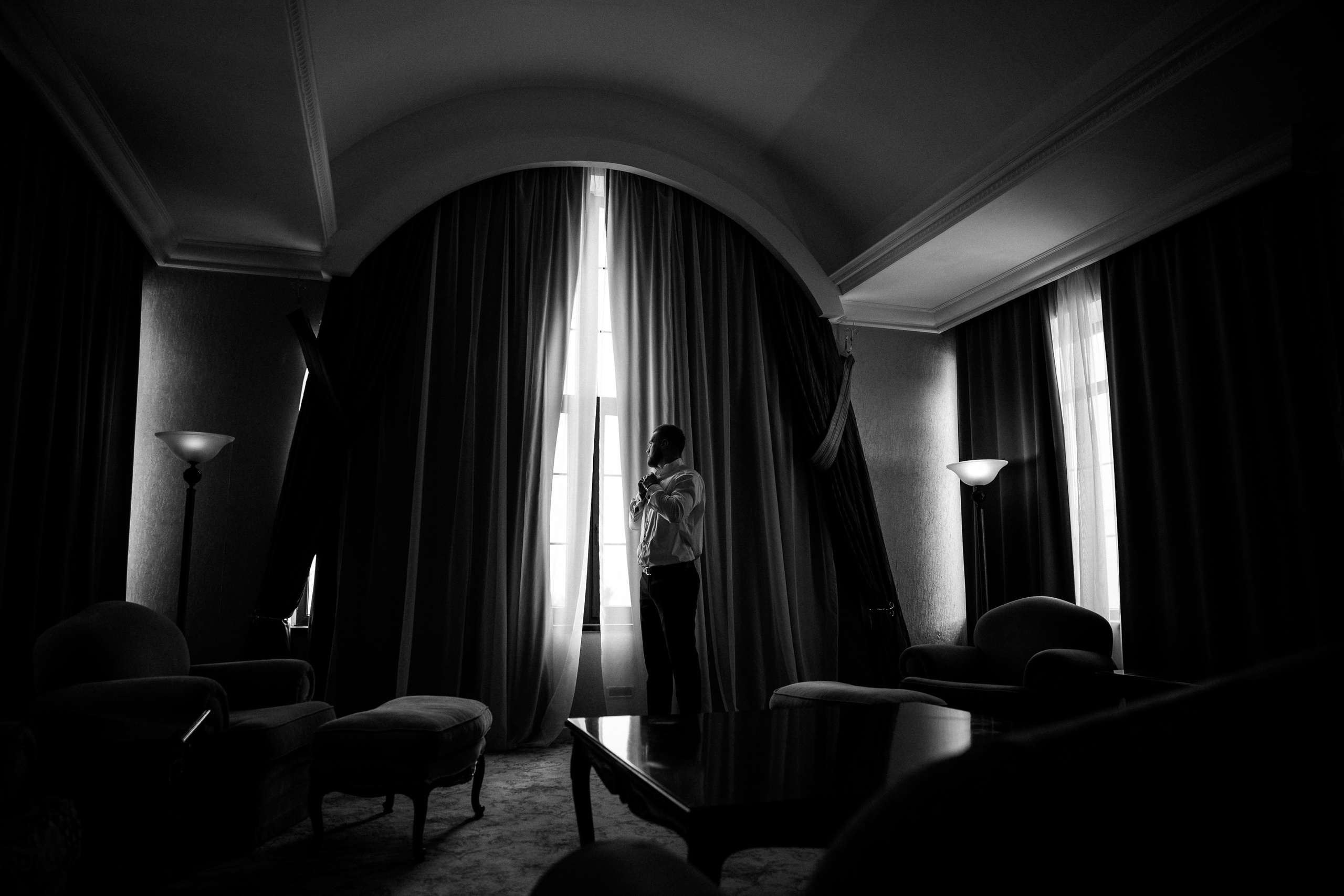 Стильная свадьба Виктора и Виктории в отеле Riviera Sunrise. Свадебный фотограф в Крыму и Севастополе — Белов Виталий