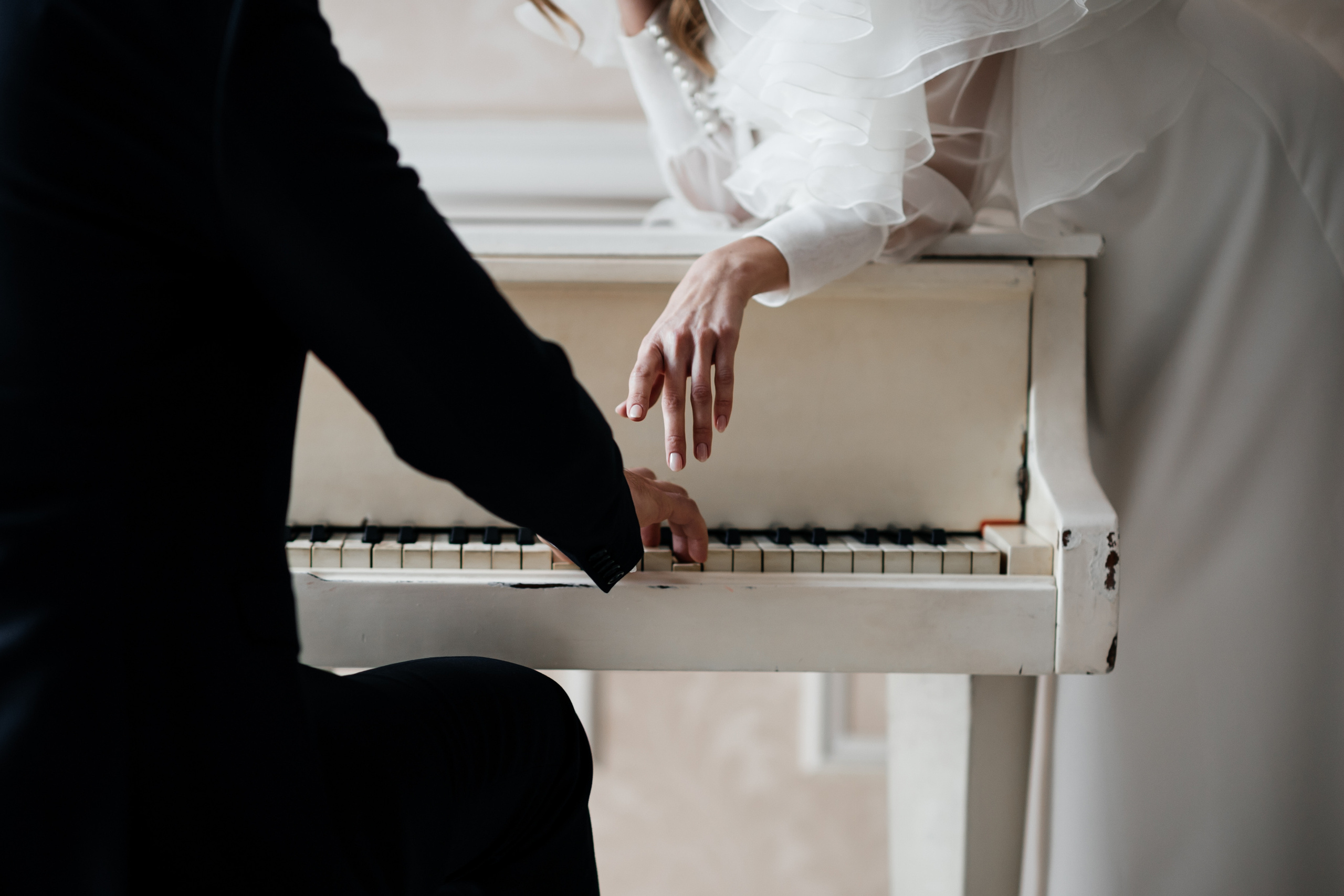 Стильная свадьба Виктора и Виктории в отеле Riviera Sunrise. Свадебный фотограф в Крыму и Севастополе — Белов Виталий