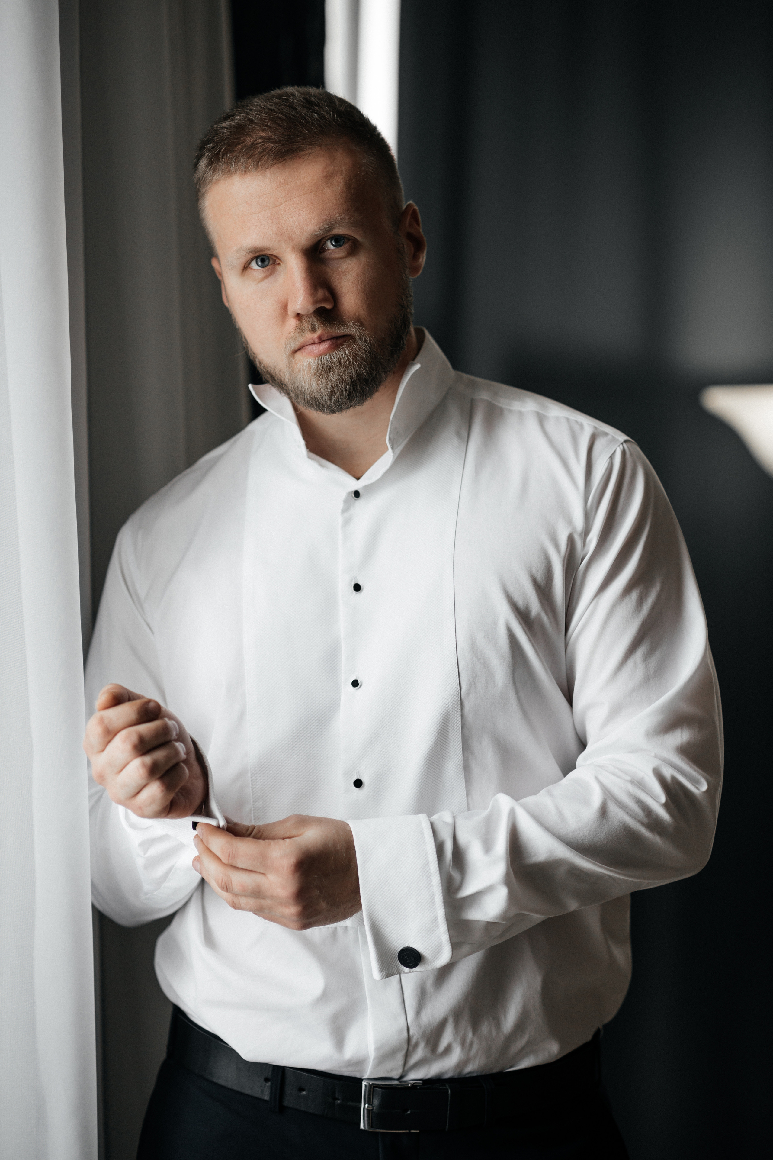 Стильная свадьба Виктора и Виктории в отеле Riviera Sunrise. Свадебный фотограф в Крыму и Севастополе — Белов Виталий