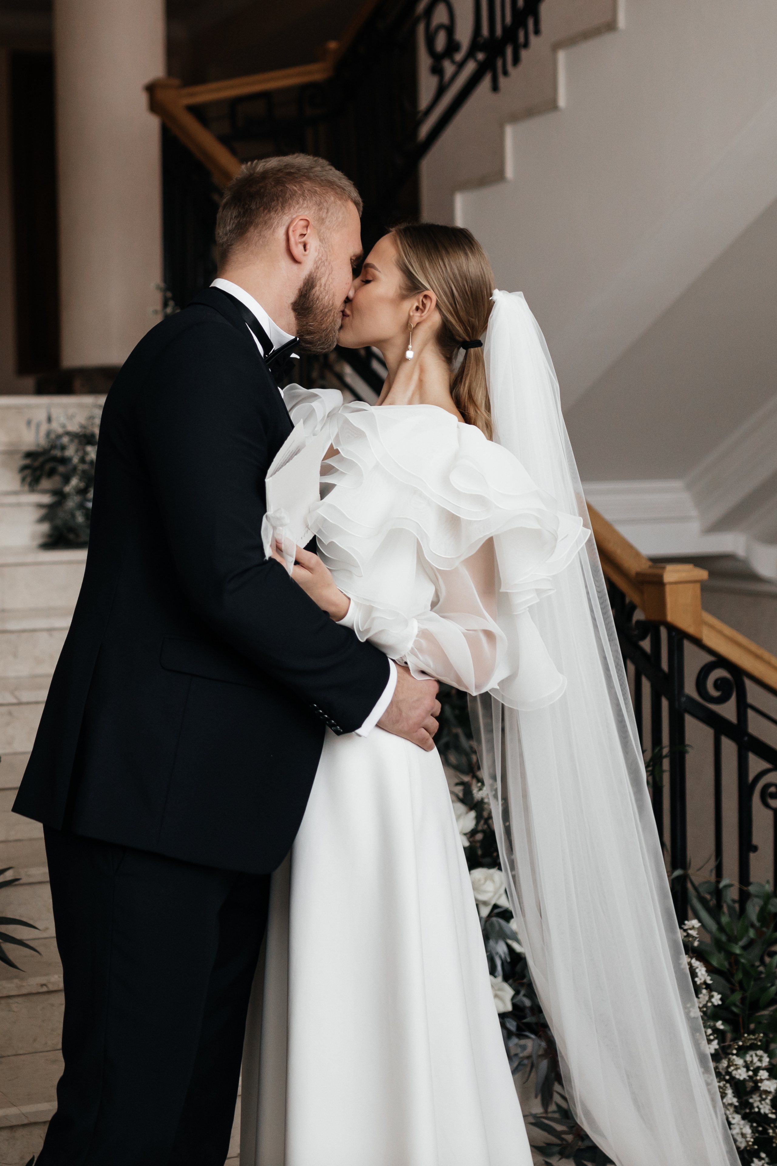 Стильная свадьба Виктора и Виктории в отеле Riviera Sunrise. Свадебный фотограф в Крыму и Севастополе — Белов Виталий