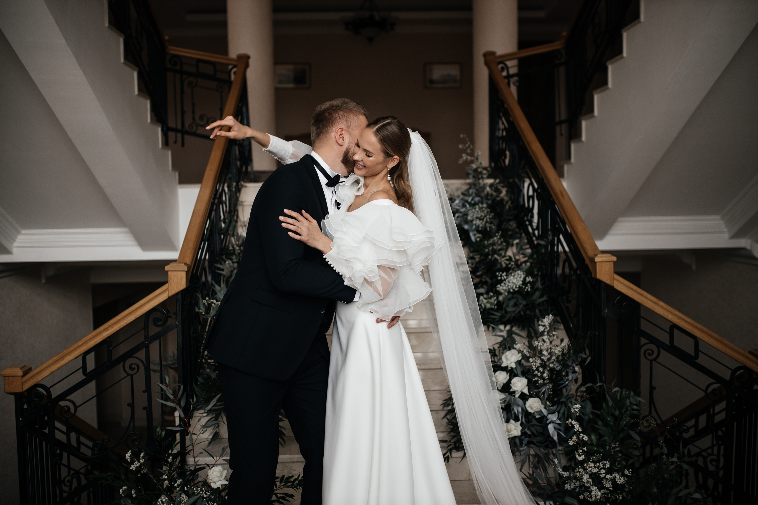 Стильная свадьба Виктора и Виктории в отеле Riviera Sunrise. Свадебный фотограф в Крыму и Севастополе — Белов Виталий