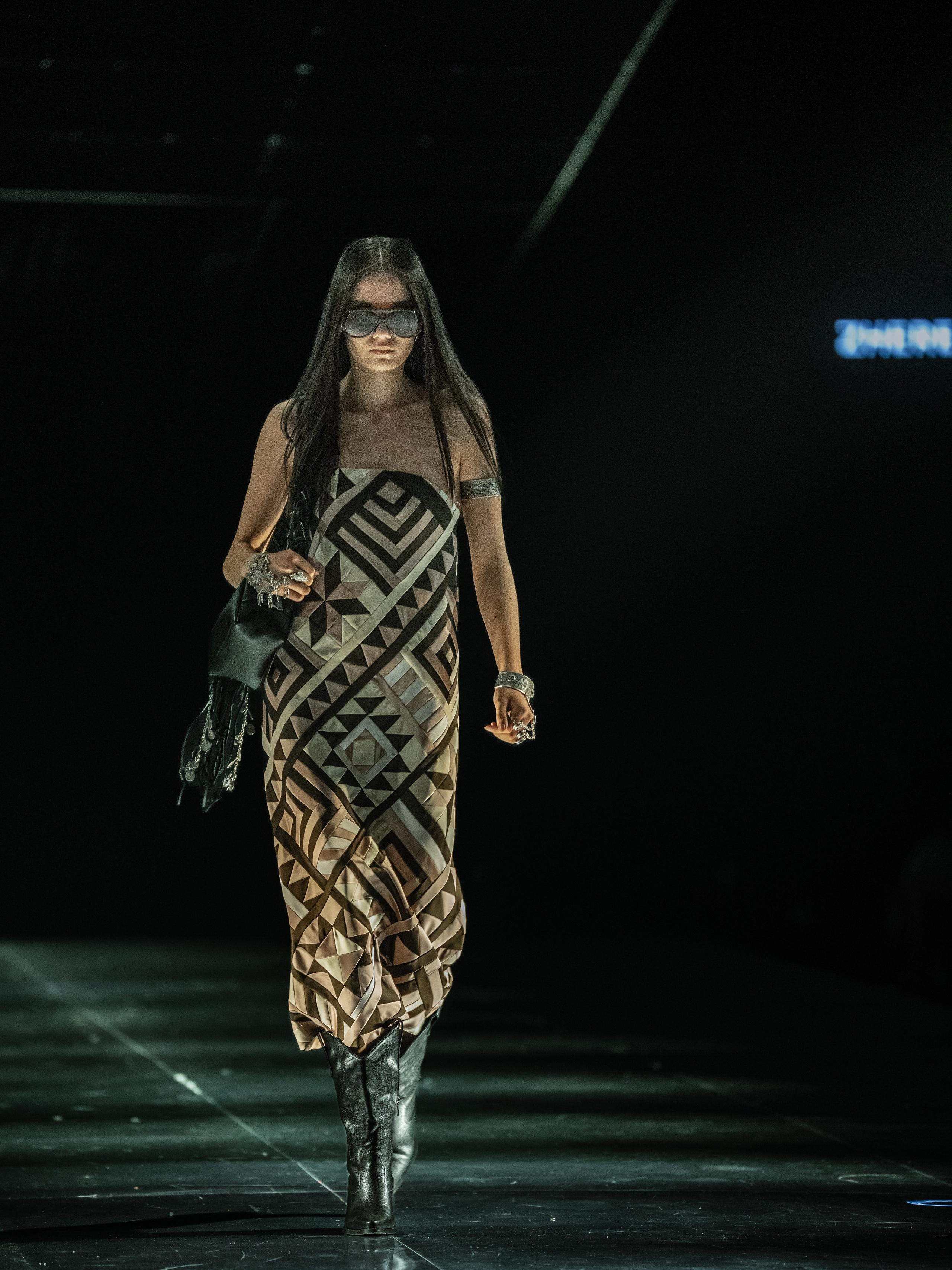 Visa Fashion Week Almaty Pre-Fall 2026 April Leonid Zherebtsov. Сайт Алматинского НЮ АРТ, будуар и фэшн фотографа Дениса Карпенко