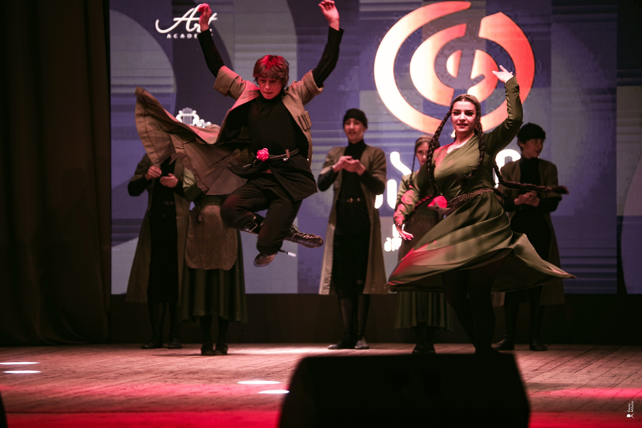 Танцы в Хоби. Портретный фотограф Денис Милютин