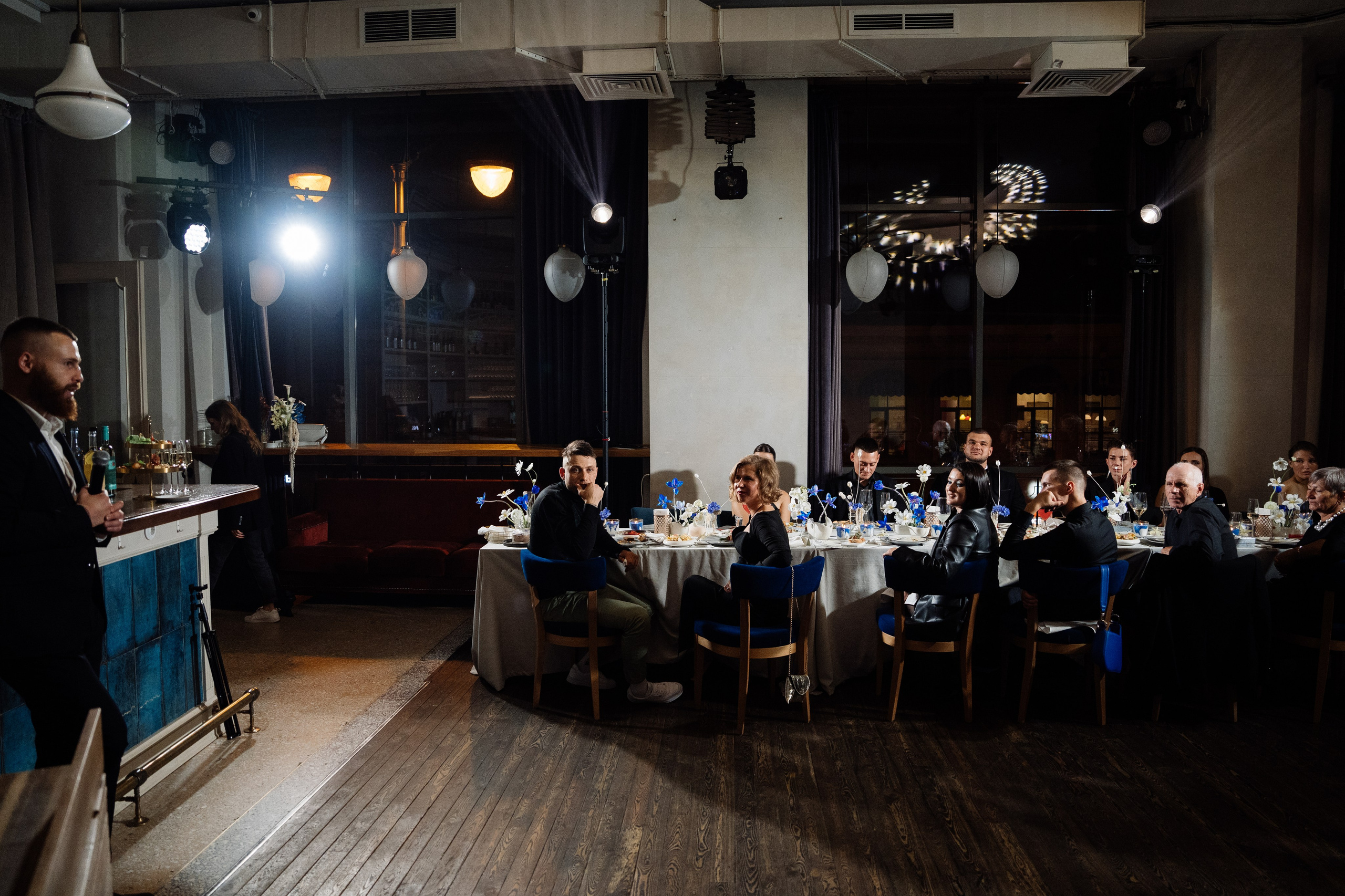 Свадьба в сошиал клабе. Свадебный фотограф организатор в Санкт-Петербурге Ассоль Опарина