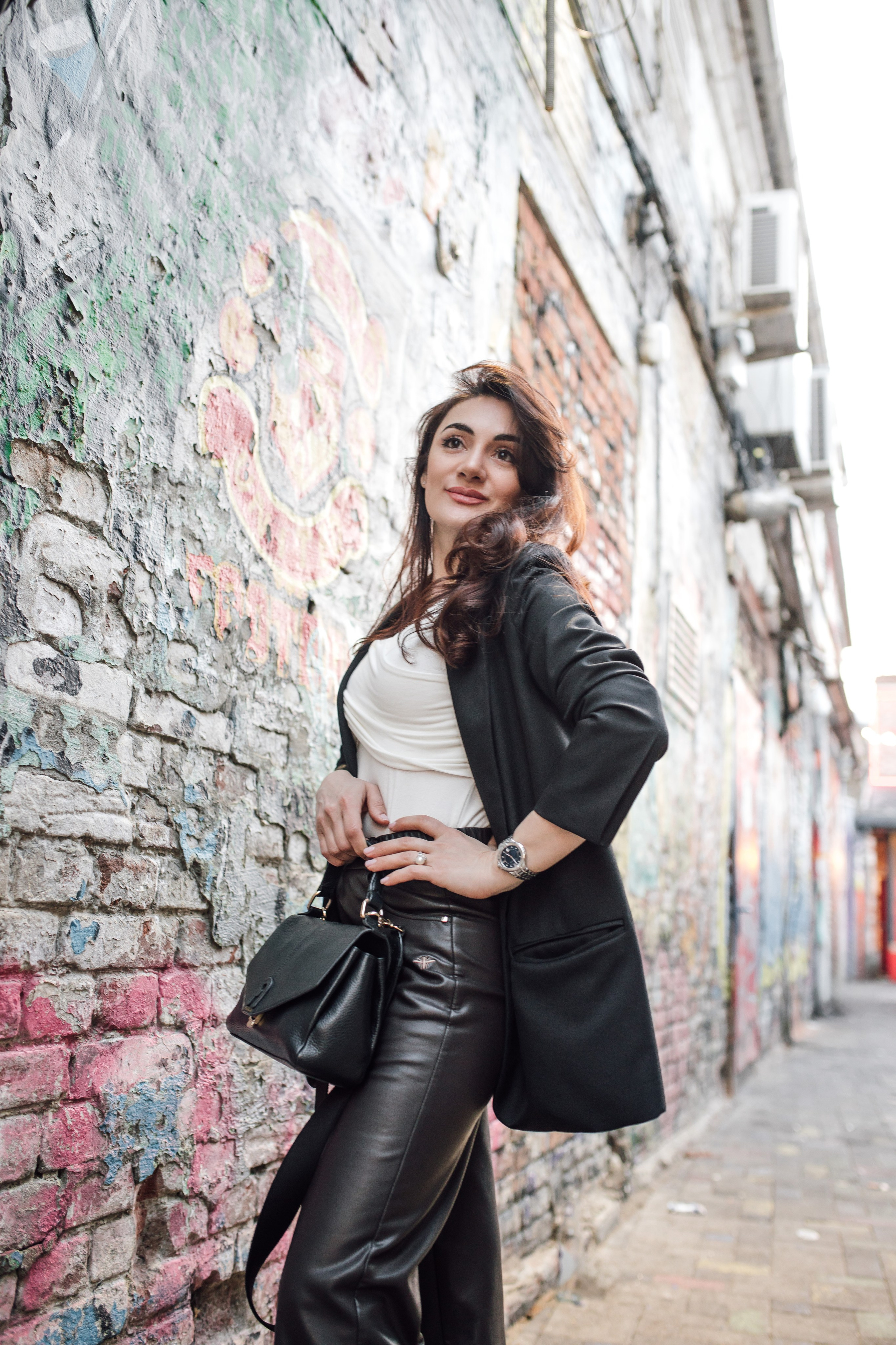 Мама и дочь, осенняя городская прогулка. Фотохудожник Наталия Кирсанова