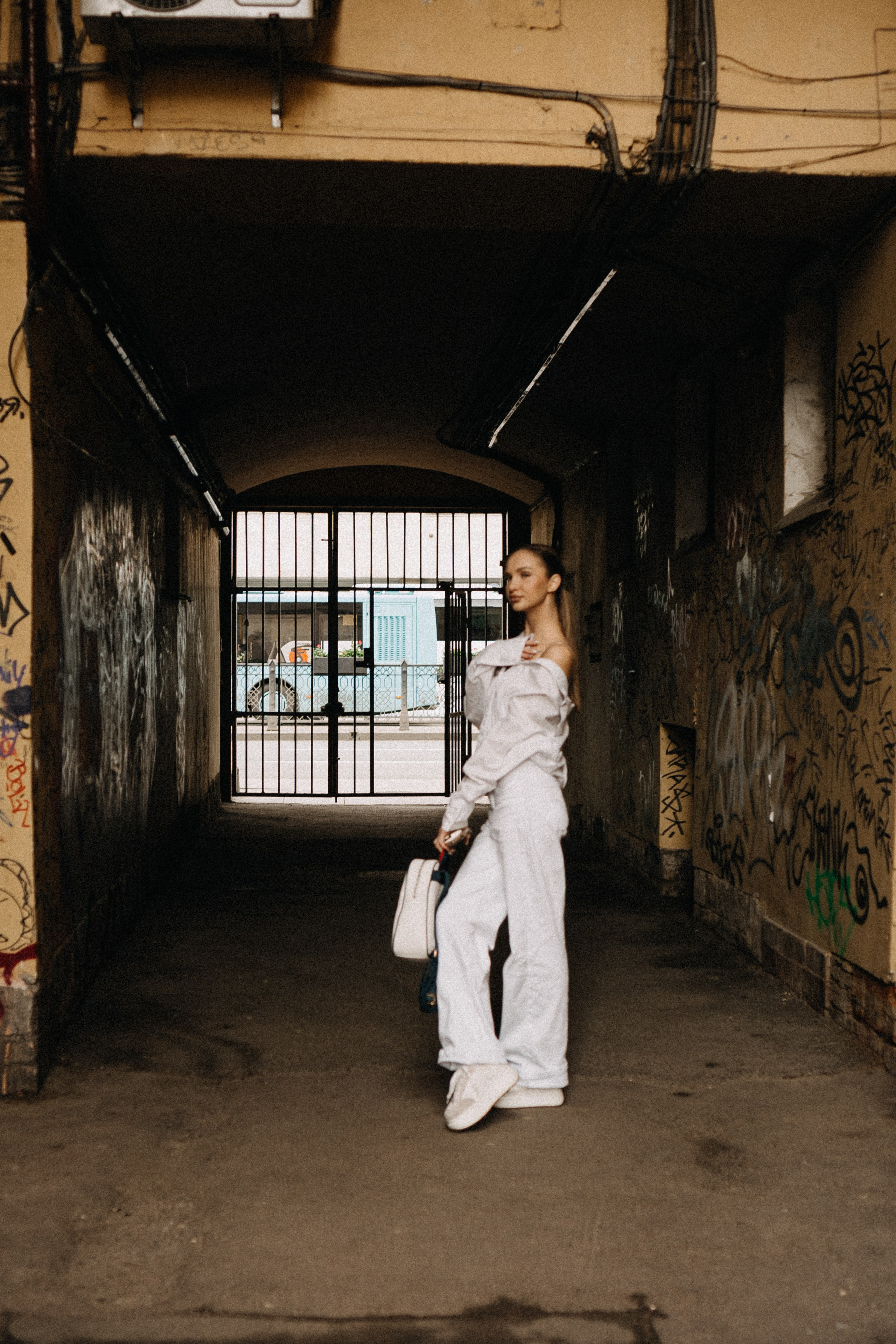 МЫ ГУЛЯЛИ ПРО КРЫШАМ ПИТЕРА. Профессиональный фотограф, Санкт-Петербург — Виктория Богомолова