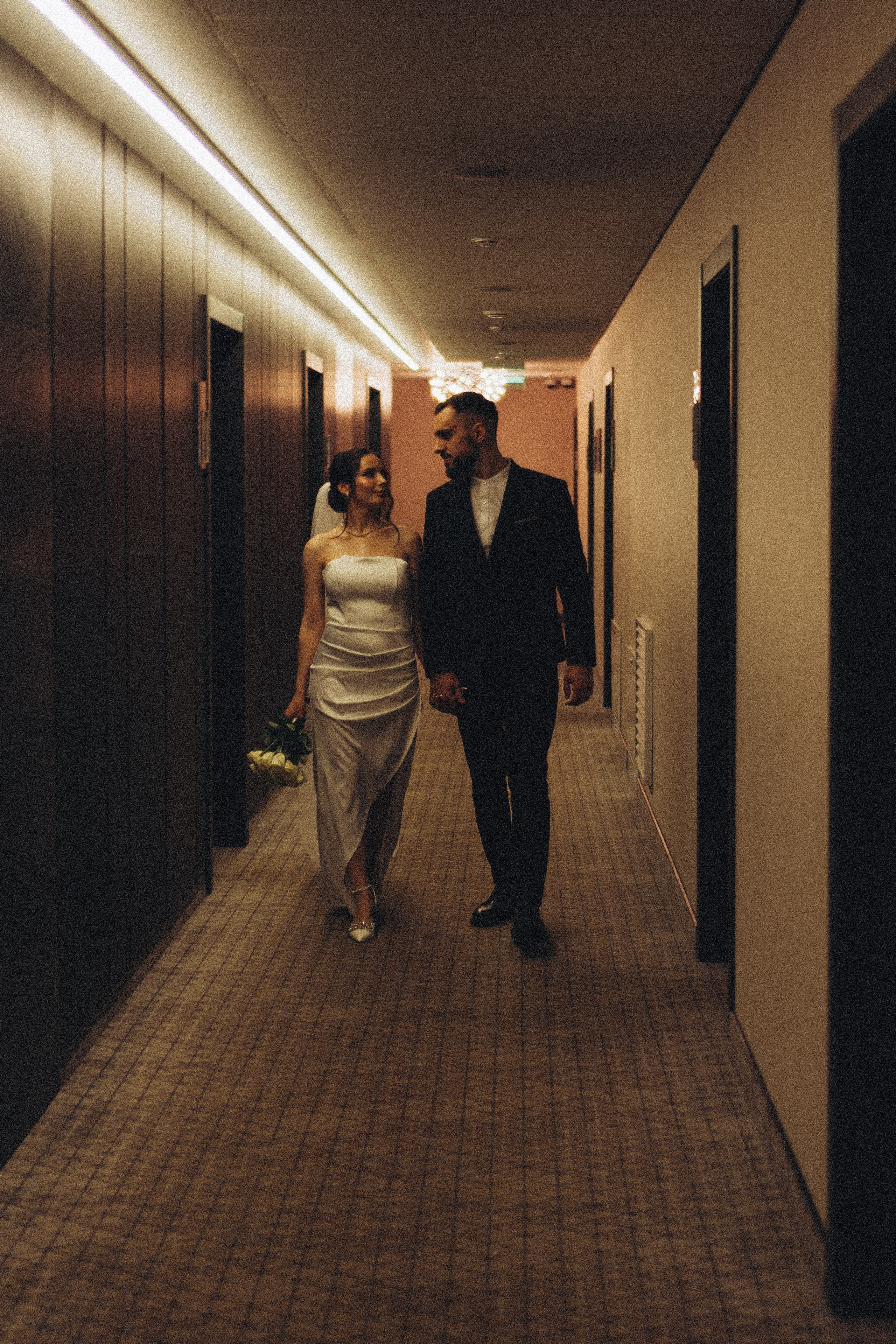 СВАДЕБНАЯ СЬЕМКА СБОРОВ ЖЕНИХА И НЕВЕСТЫ В ОТЕЛЕ И ТАКЖЕ ФОТОСЕССИИЯ В ОТЕЛЕЕ МЕГАПОЛИС БРЯНСК. Профессиональный фотограф, Санкт-Петербург — Виктория Богомолова