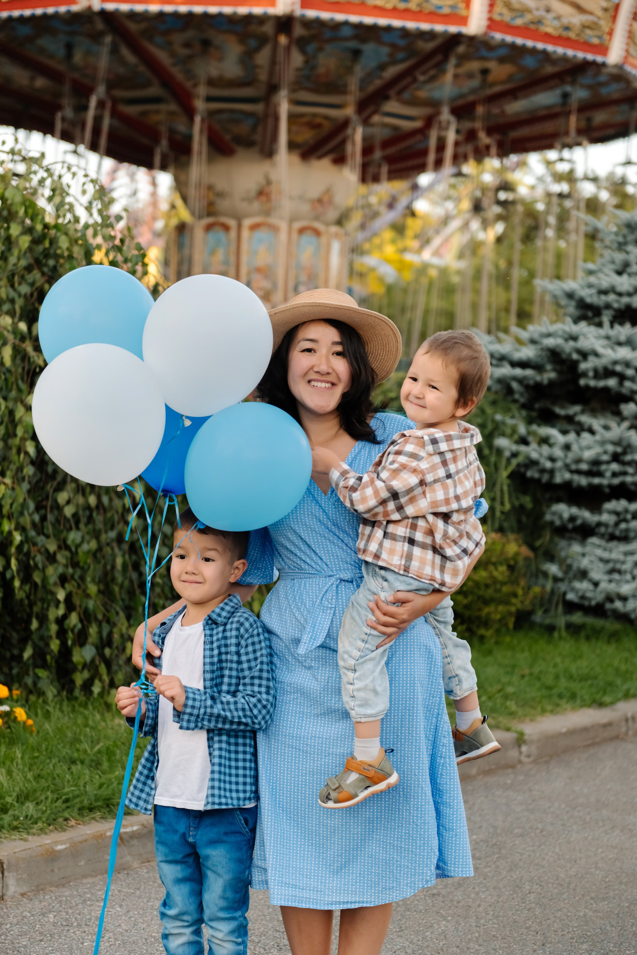 Семейная. Лилия с сыновьями. Свадебный и сеейный фотограф в Санкт-Петербурге Елена Худякова