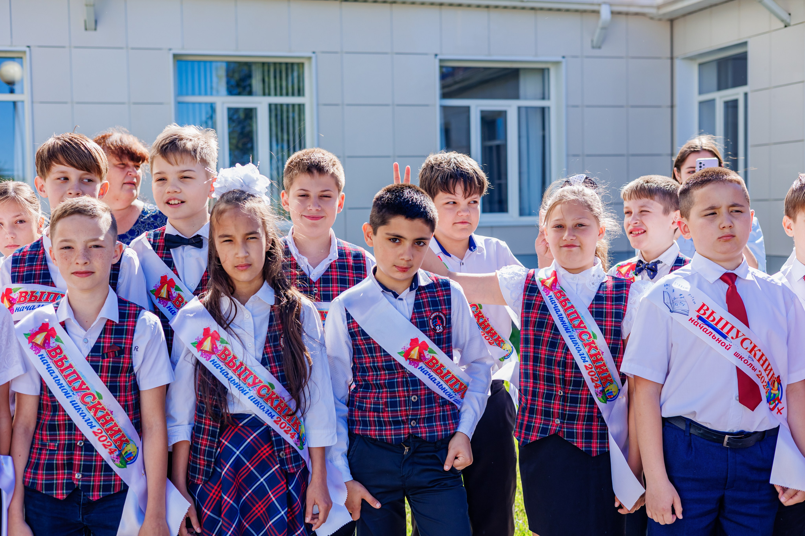 Выпуск 4а 25школа'24 год. Свадебный и семейный фотограф в Армавире