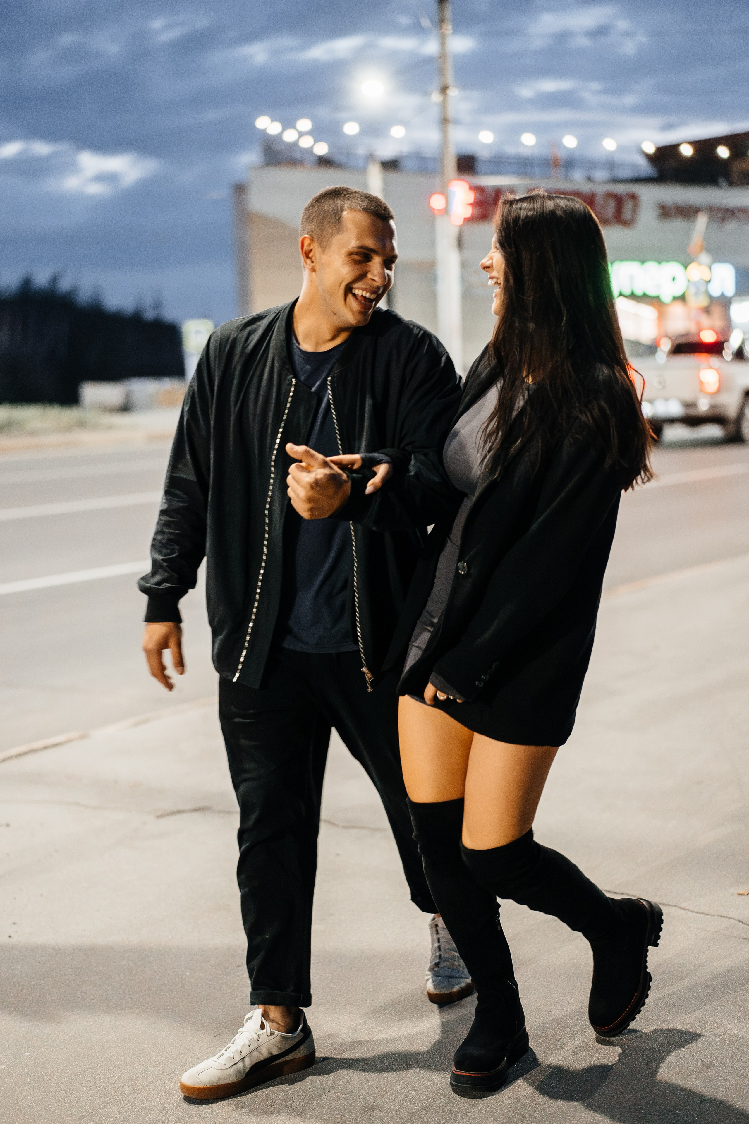 Прогулка по ночному городу. Свадебный фотограф Барнаул Алексей Павлов