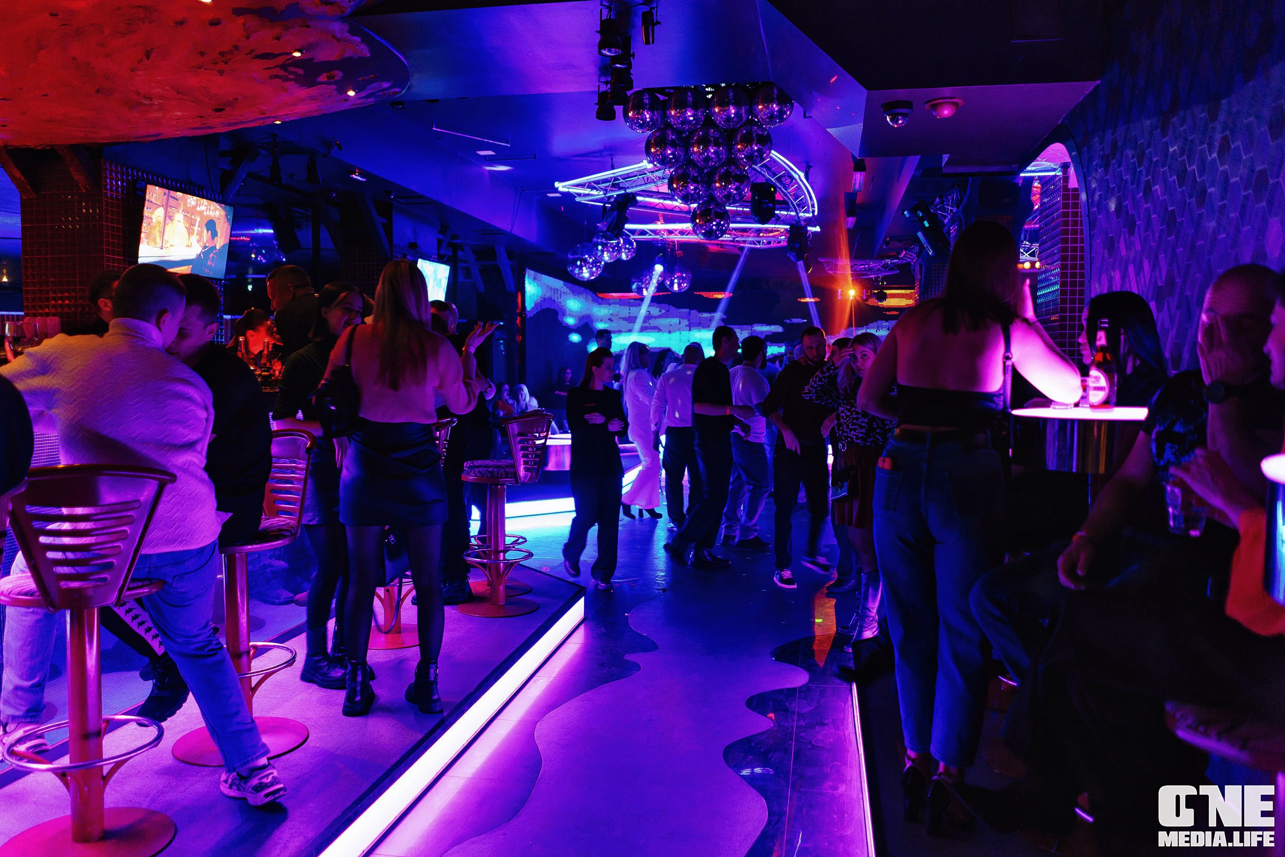 Фоторепортаж из Планеты. One Media Life: фоторепортажи, фотоотчеты с мероприятий и заведений