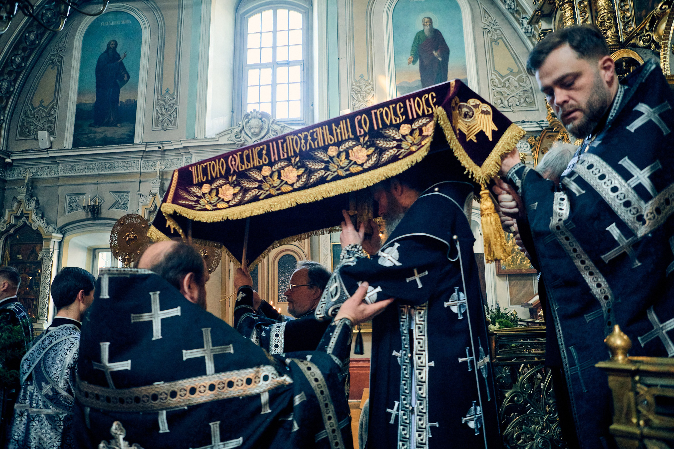 Вечерня с выносом Плащаницы Спасителя Плач Пресвятой Богородицы. DMITRY MOISEENKO — фотограф, художник, топ-стилист