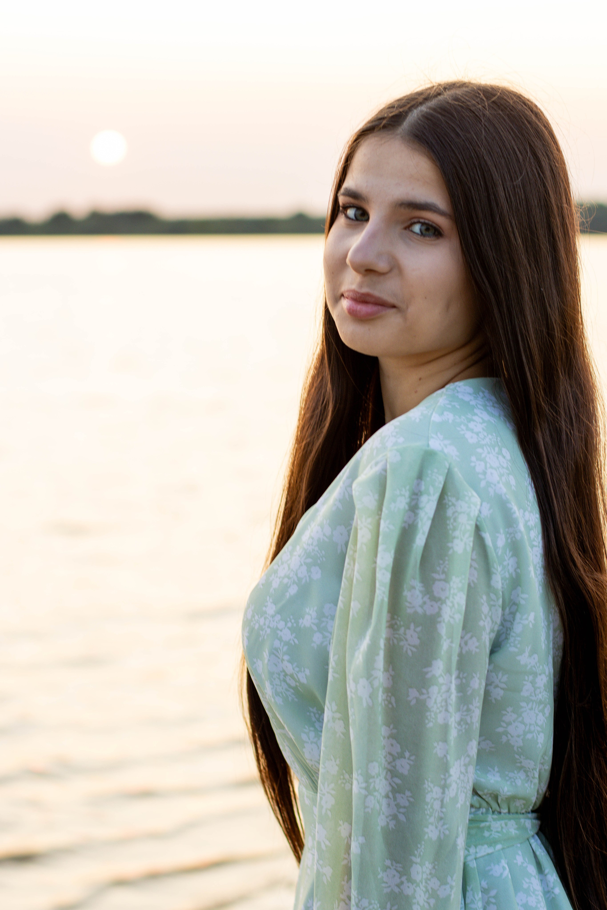 Эмилия у озера. Фотограф Татьяна Матрос