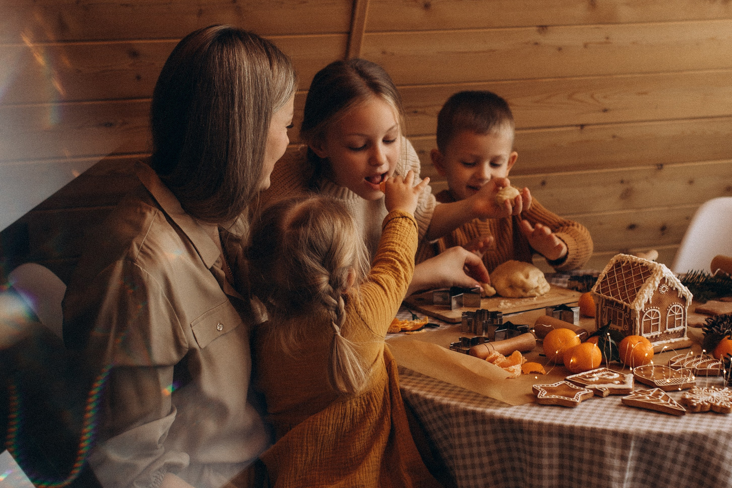 Предновогодняя история в домике. Семейный фотограф lifestyle в Новосибирске Елена Шпилевая